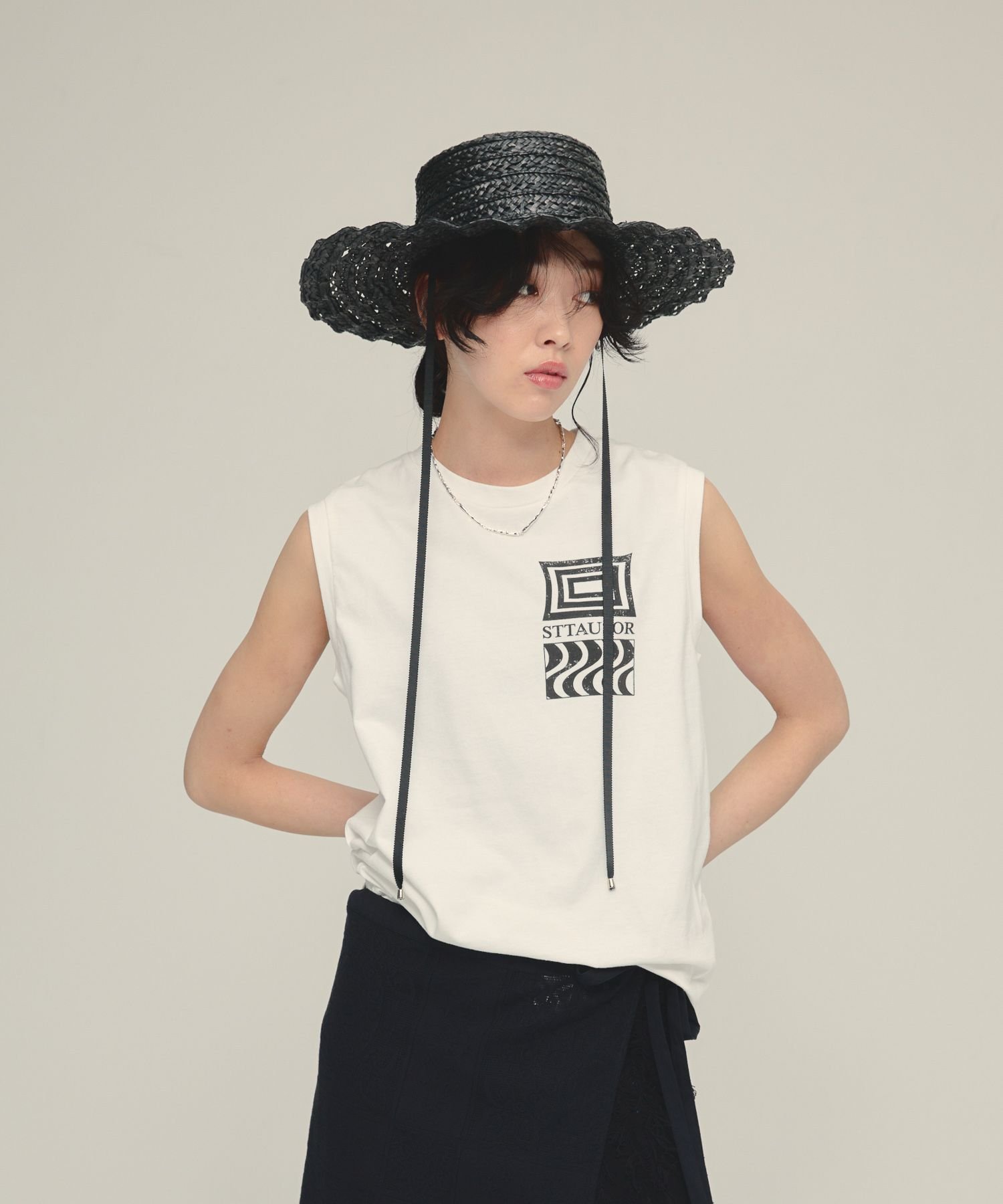 eL Art Logo Tee NS ジーナシス トップス カットソー・Tシャツ ブラック ホワイト