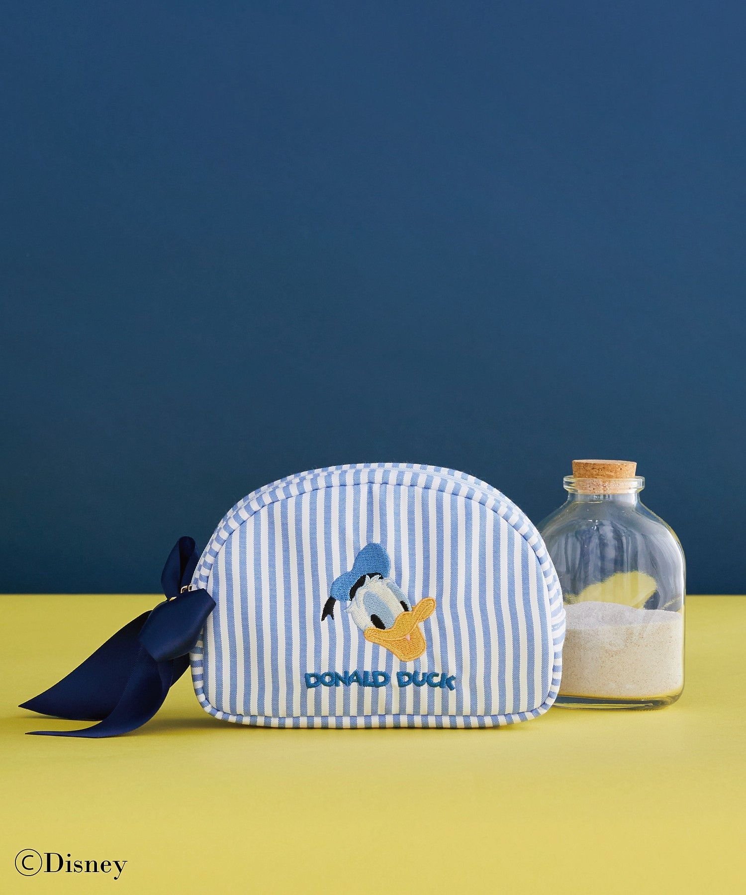 Maison de FLEUR Donald Duck/ラウンドポーチ メゾン ド フルール 財布・ポーチ・ケース ポーチ ブルー【送料無料】のサムネイル