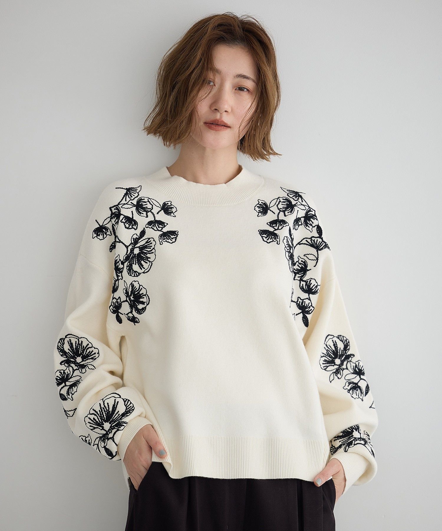 YECCA VECCA フラワー刺繍ニット イェッカヴェッカ トップス ニット グレー ホワイト【送料無料】