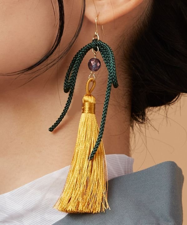 カヤ 【カヤ】しだれ結びピアス アミナコレクション アクセサリー・腕時計 ピアス ブラック ゴールド レッド