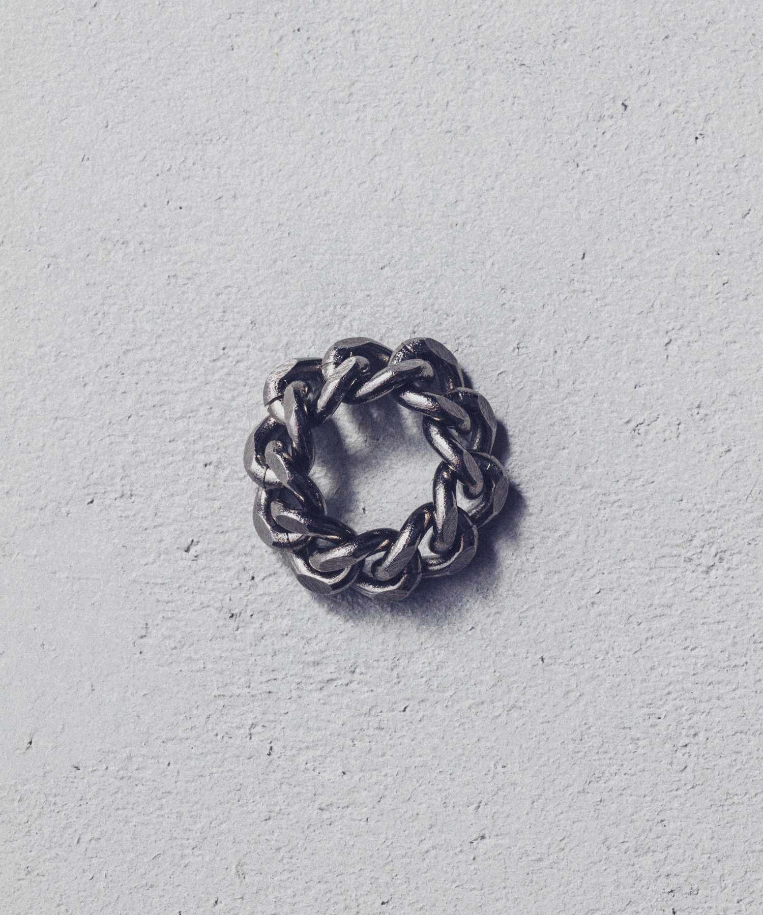 Curb Chain Cutting Ring アンドクラウド アクセサリー・腕時計 リング・指輪 イエロー ブラック シルバー