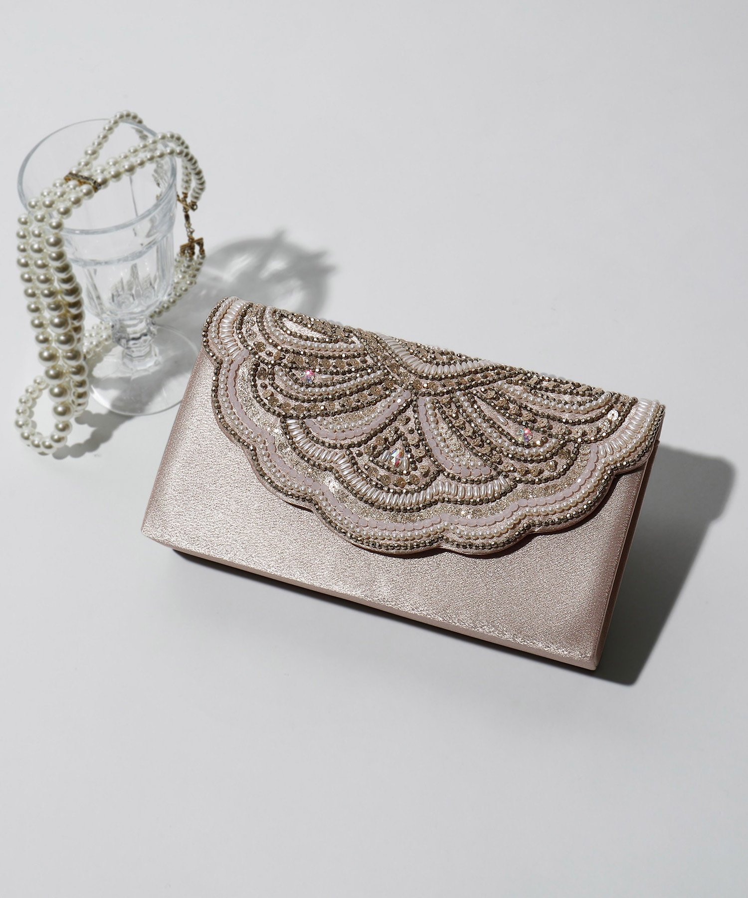 【SALE／10%OFF】niana スカラップビーズ刺繍クラッチバッグ 結婚式 ビーフラット バッグ クラッチバッグ ベージュ ピンク シルバー グレー ブラック【送料無料】