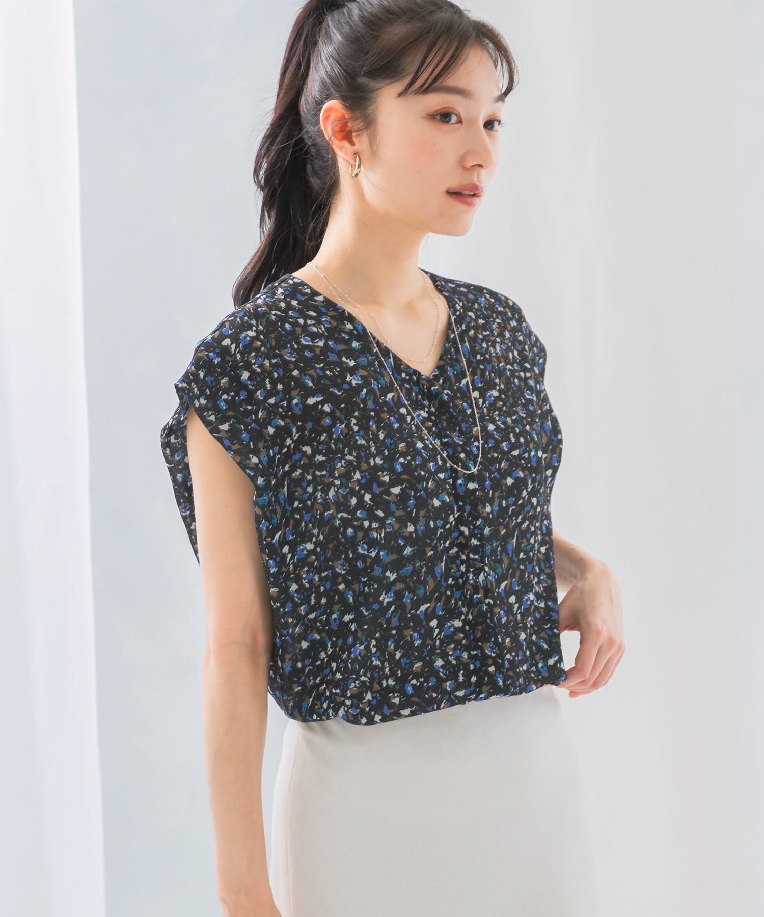 【SALE／50%OFF】URBAN RESEARCH ROSSO フラワープリントブラウス アーバンリサーチロッソ トップス シャツ・ブラウス ホワイト ブラック【送料無料】