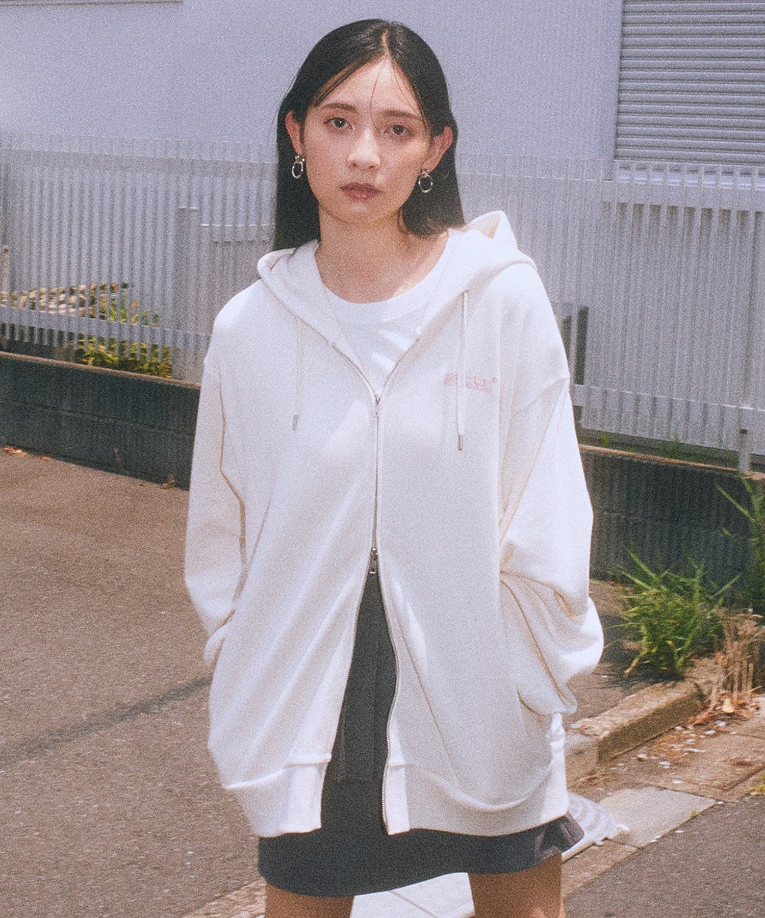 earth music&ecology earth music&ecologyロゴZIPパーカー アースミュージック&エコロジー トップス ス..