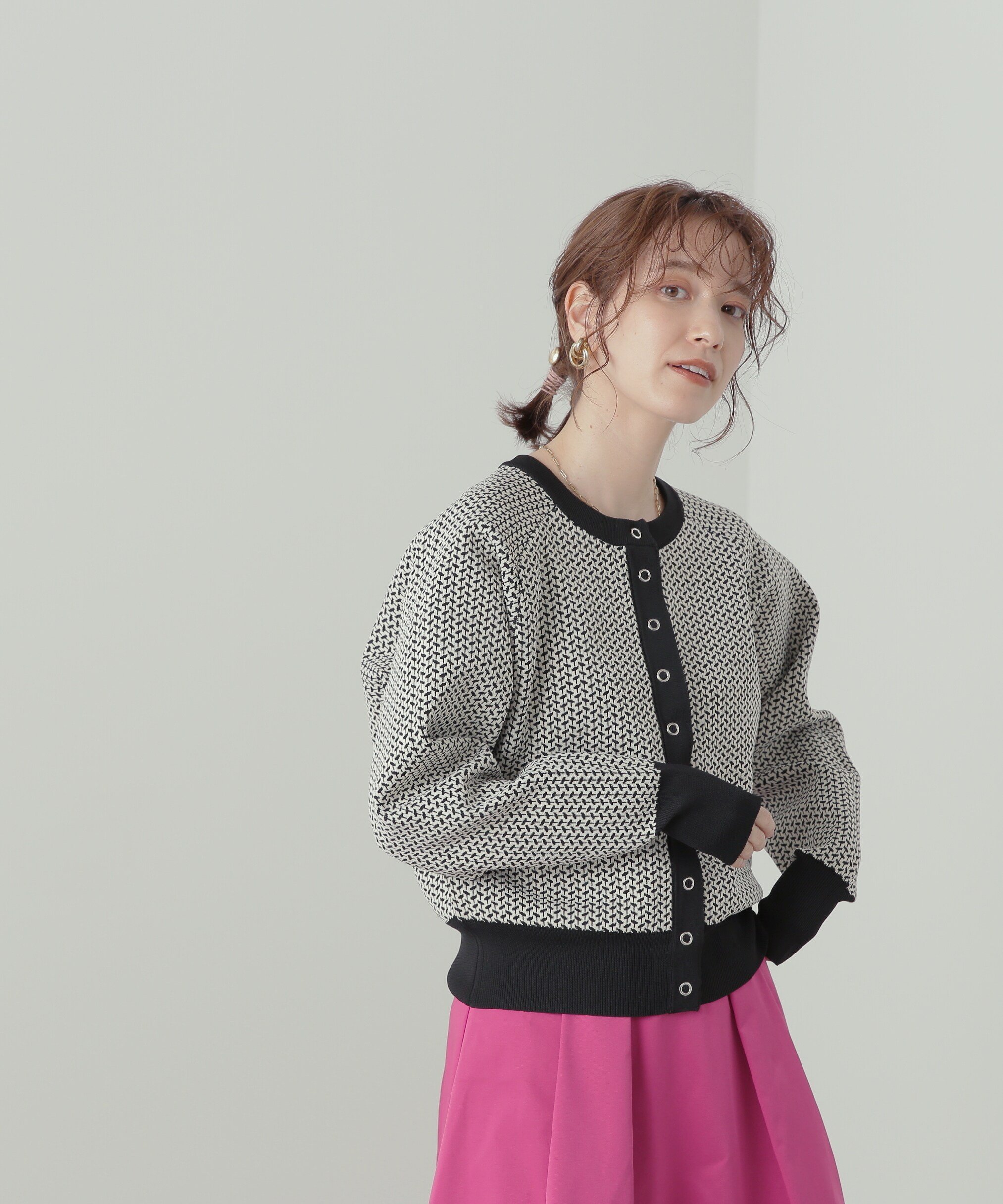 N. Natural Beauty Basic ドットボタンジャガードフォルムカーディガン エヌ ナチュラルビューティーベーシック* トップス カーディガン ホワイト ブラック【送料無料】