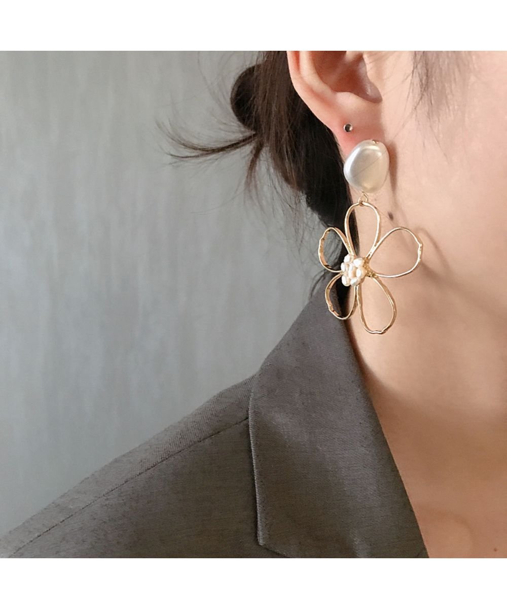 【SALE／47%OFF】Forcement 女性らしいデザインのホローフラワーピアス 可愛い お花 パール 華やか メゾンドラティール アクセサリー・腕時計 ピアス ゴールド