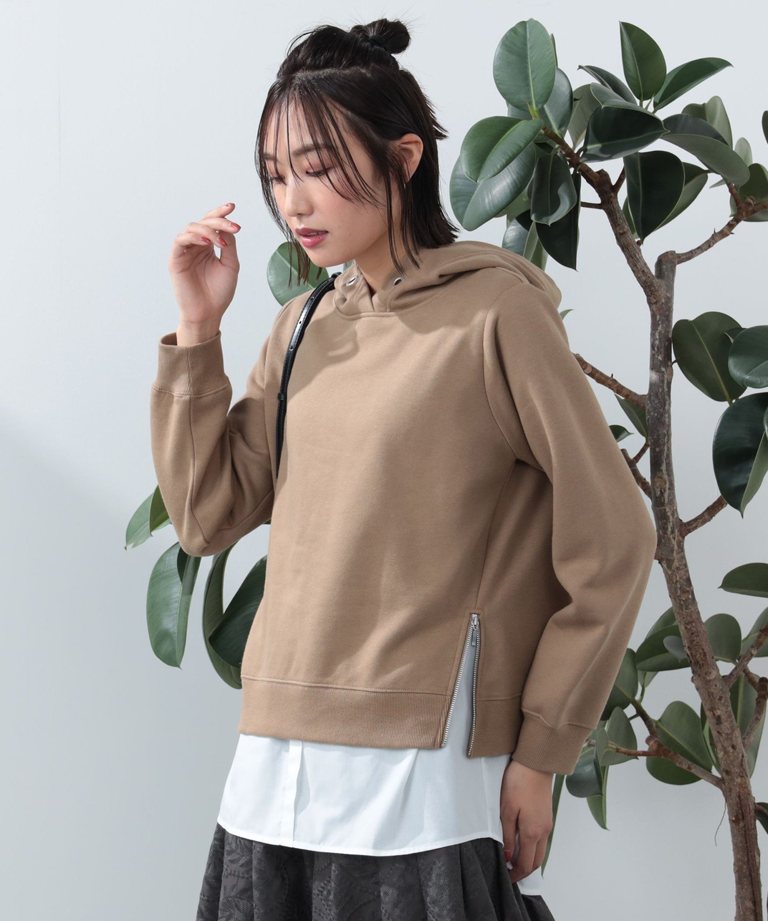 BEAMS HEART WOMEN BEAMS HEART / 裏毛コンビ フーディー ビームス ハート トップス スウェット・トレーナー ベージュ グレー ブラック【送料無料】