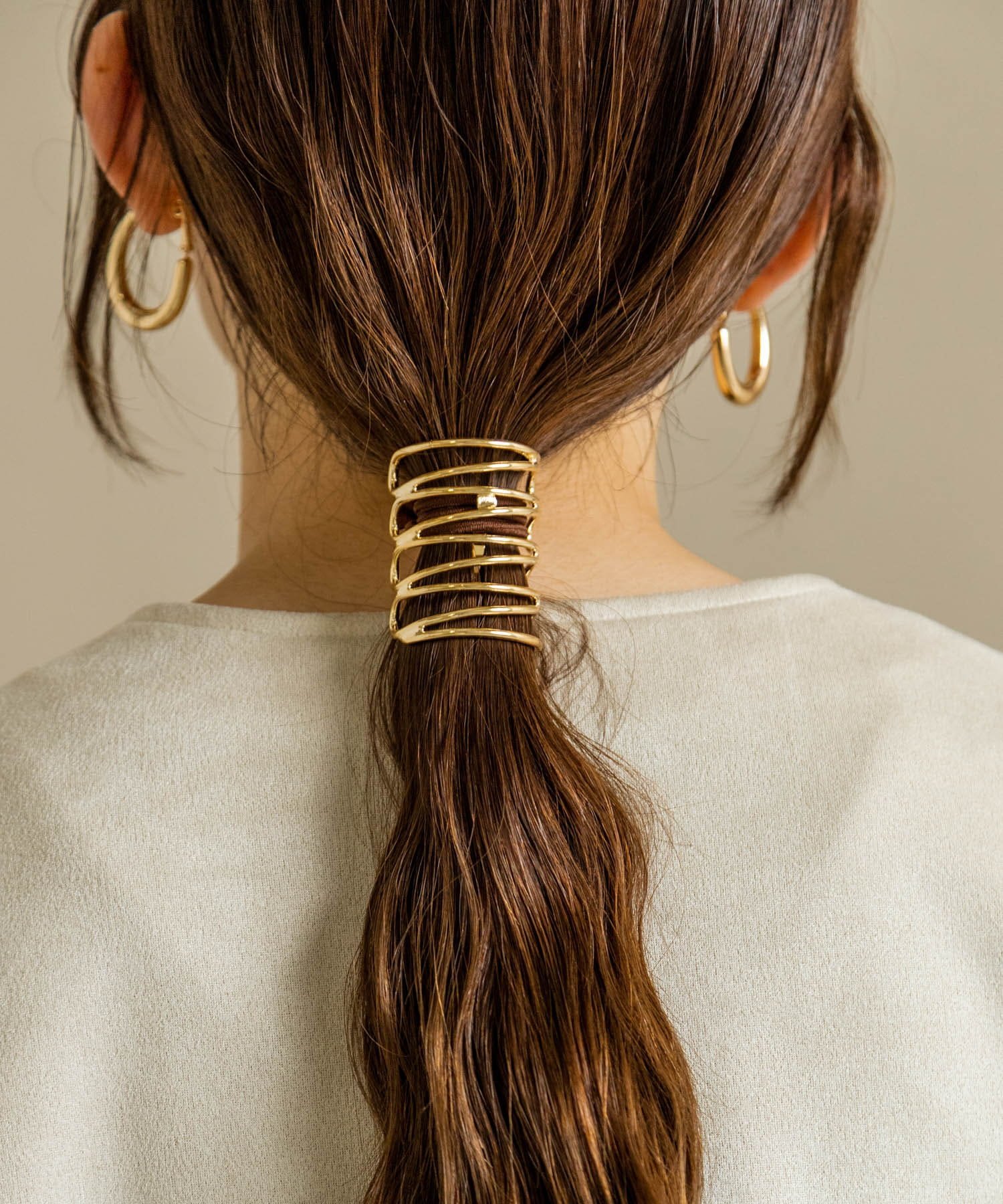 SMELLY メタルモヨウヘアカフ スメリー ヘアアクセサリー ヘアゴム ゴールド