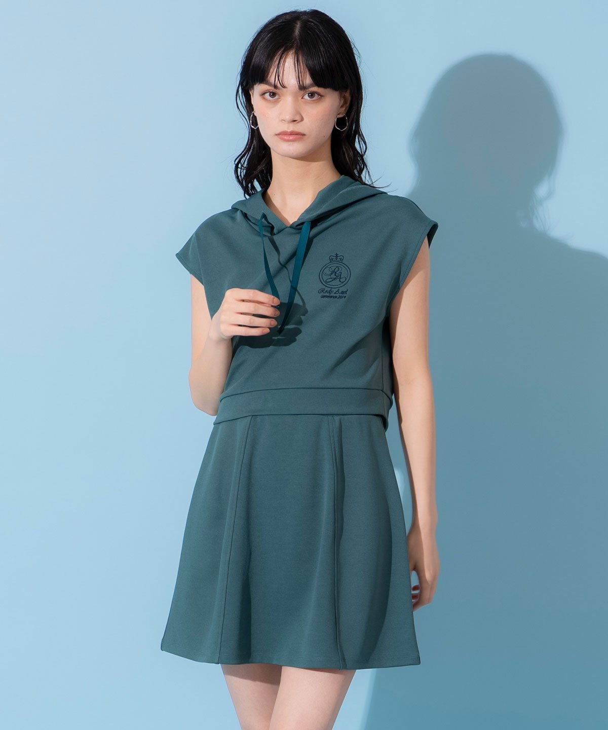 【SALE／50%OFF】REDYAZEL エンブレム刺繍フーディー*フレアスカートセットアップ レディアゼル ワンピース・ドレス その他のワンピース・ドレス ブラック グリーン【送料無料】