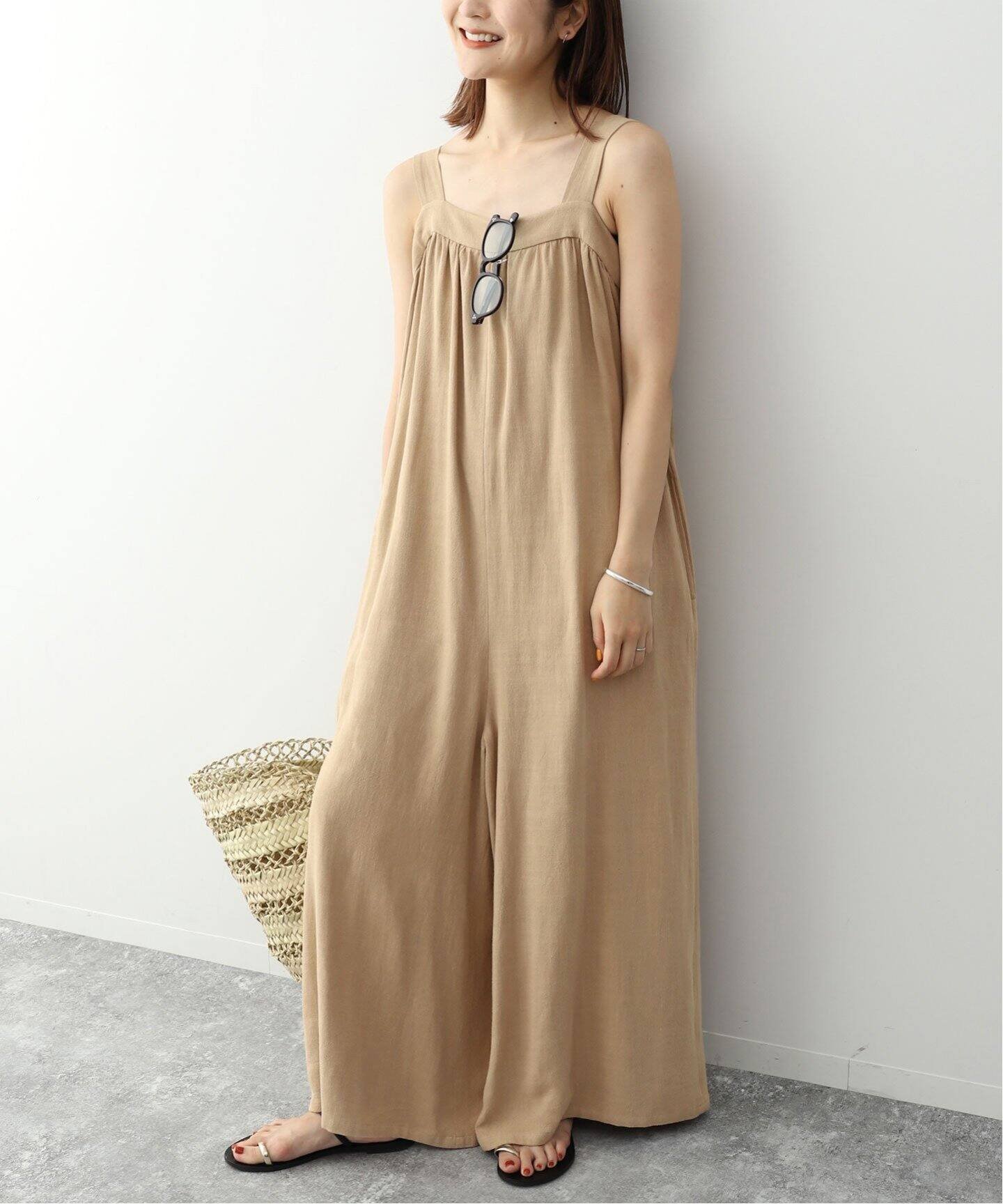 SLOBE IENA リネン混ギャザーサロペット スローブ イエナ オールインワン・オーバーオール オーバーオール・サロペット ベージュ ブラウン【送料無料】のサムネイル