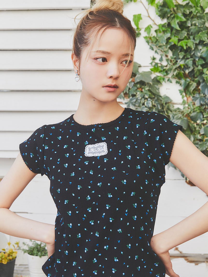 【WEB限定カラー】レースワッペンコンパクトTシャツ ファーファー トップス カットソー・Tシャツ ピンク レッド ブラック ホワイト