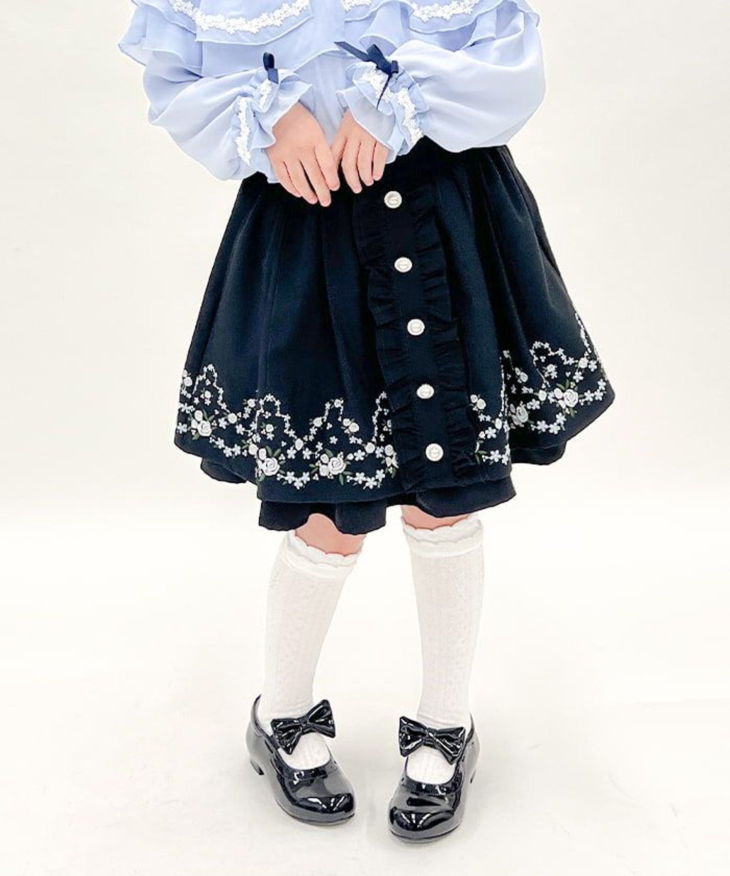 【SALE／20%OFF】axes femme kids バラ刺繍連ボタンスカート アクシーズファム スカート ロング・マキシスカート ブラックのサムネイル