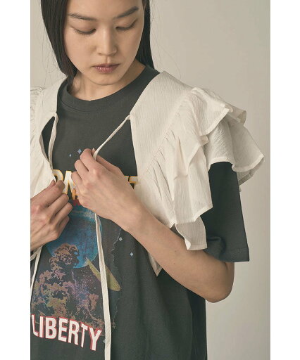 marjour DOUBLE RUFFLE COLLAR マージュール ファッション雑貨 マフラー・ストール・ネックウォーマー ホワイト ブラック【送料無料】 marjour DOUBLE RUFFLE COLLAR マージュール ファッション雑貨 マフラー・ストール・ネックウォーマー ホワイト ブラック【送料無料】
