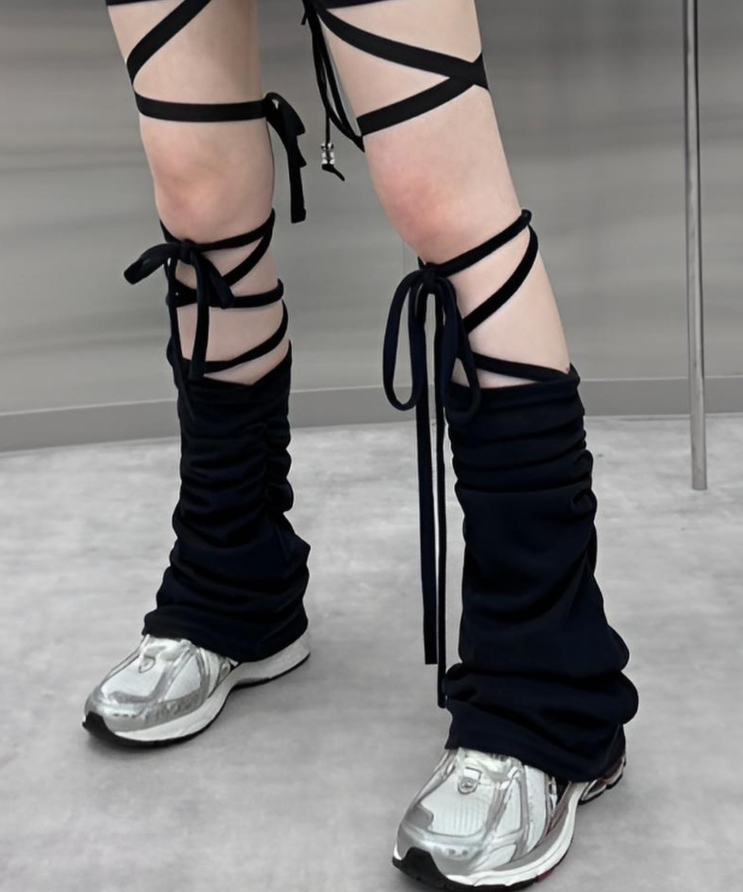 nmtc + 【nmtc +】ribbon legwarmer ネバーマインドザエックスユー／チカシツプラス 靴下・レッグウェア レッグウォーマー ブラック ホワイト グレー【送料無料】