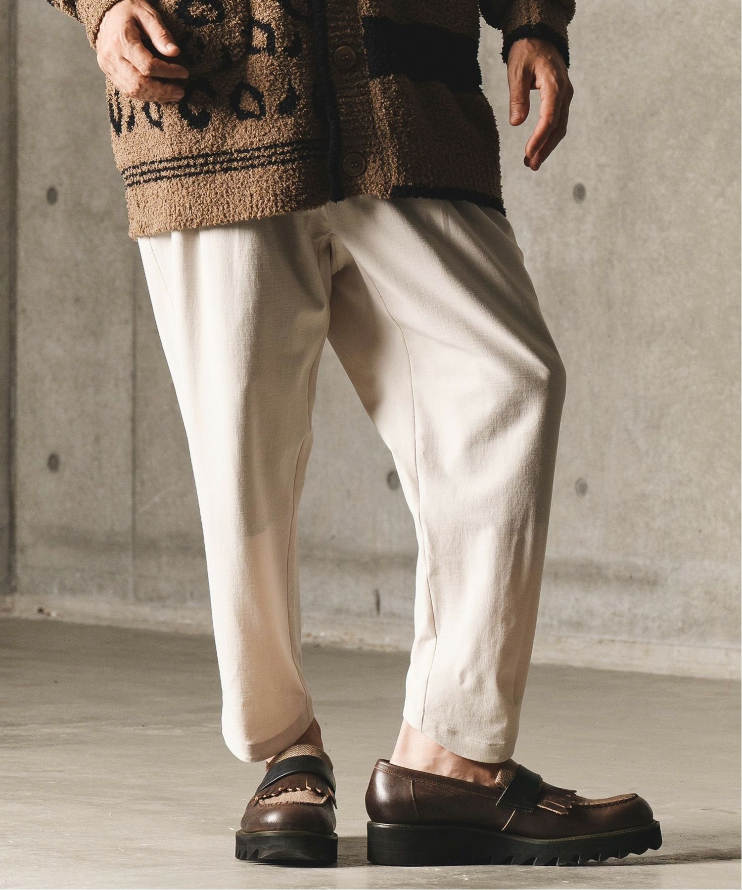 GLIMCLAP Two-way stretch fabric cocoon silhouette pants テーパードパンツ カンビオ パンツ その他のパンツ ベージュ カーキグリーン ブラック レッド【送料無料】