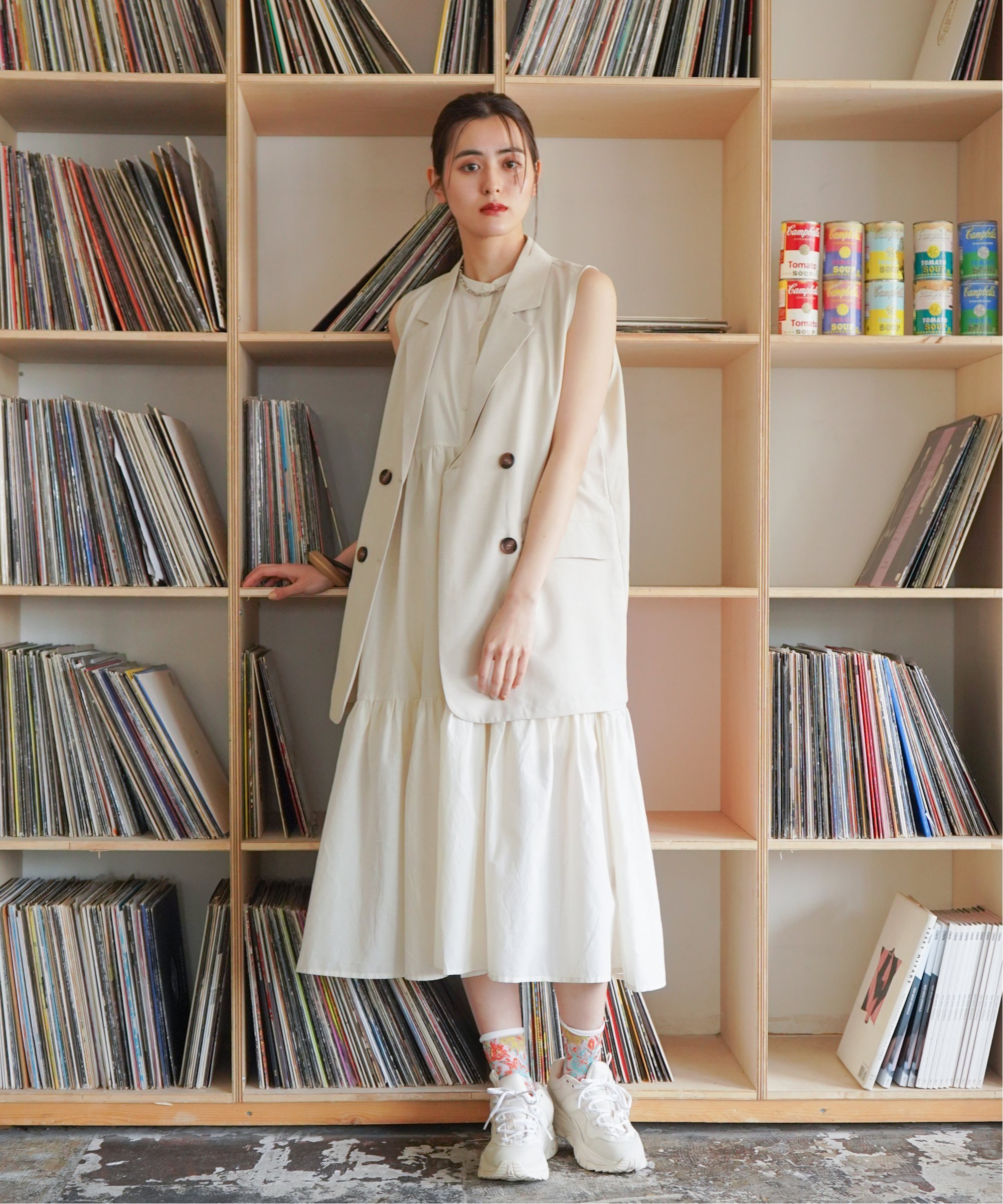 【SALE／80%OFF】VENCE share style 【お昼の人気番組紹介商品】ティアードワンピース ヴァンス エクスチェンジ ワンピース・ドレス シャツワンピース ホワイト ブラックのサムネイル