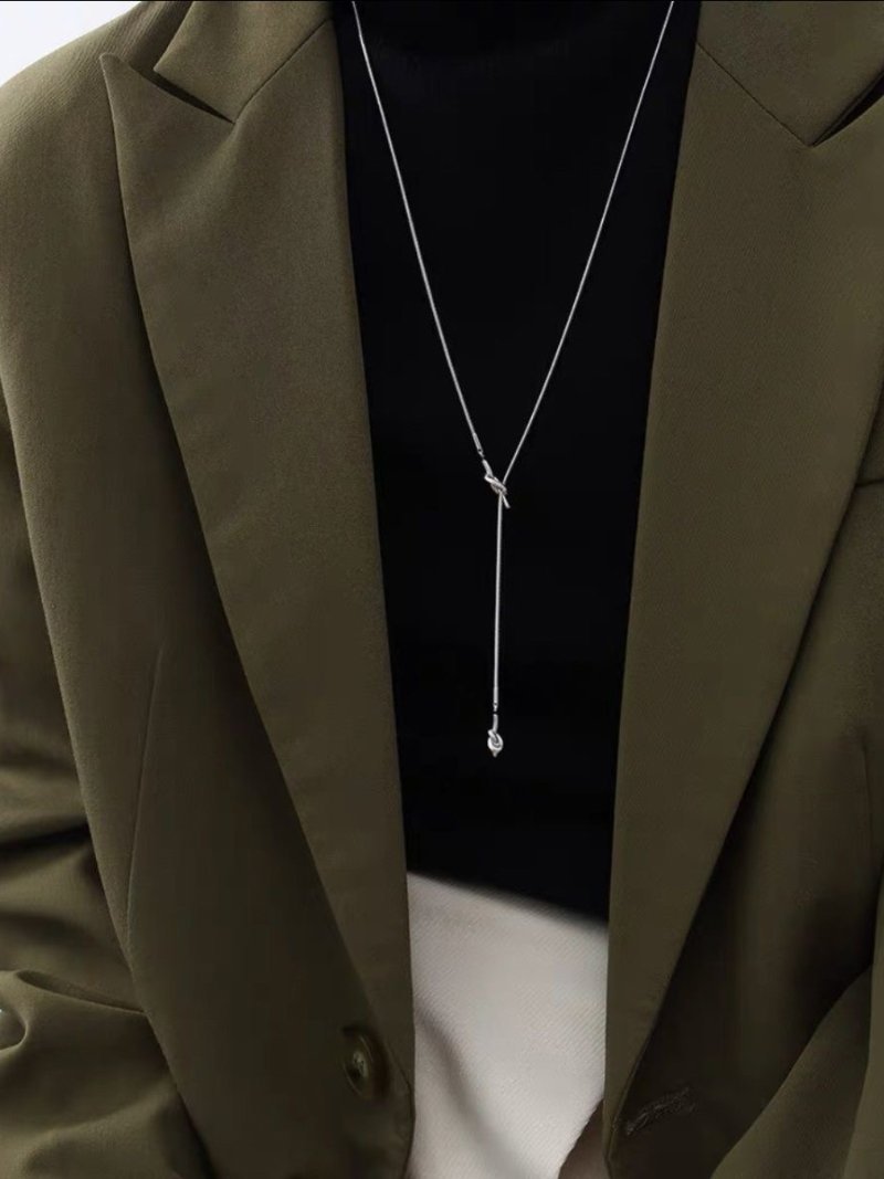 【SALE／38%OFF】Coo+i Y字結び目スネークチェーンネックレス スレンダー アクセサリー・腕時計 ネックレス シルバーのサムネイル