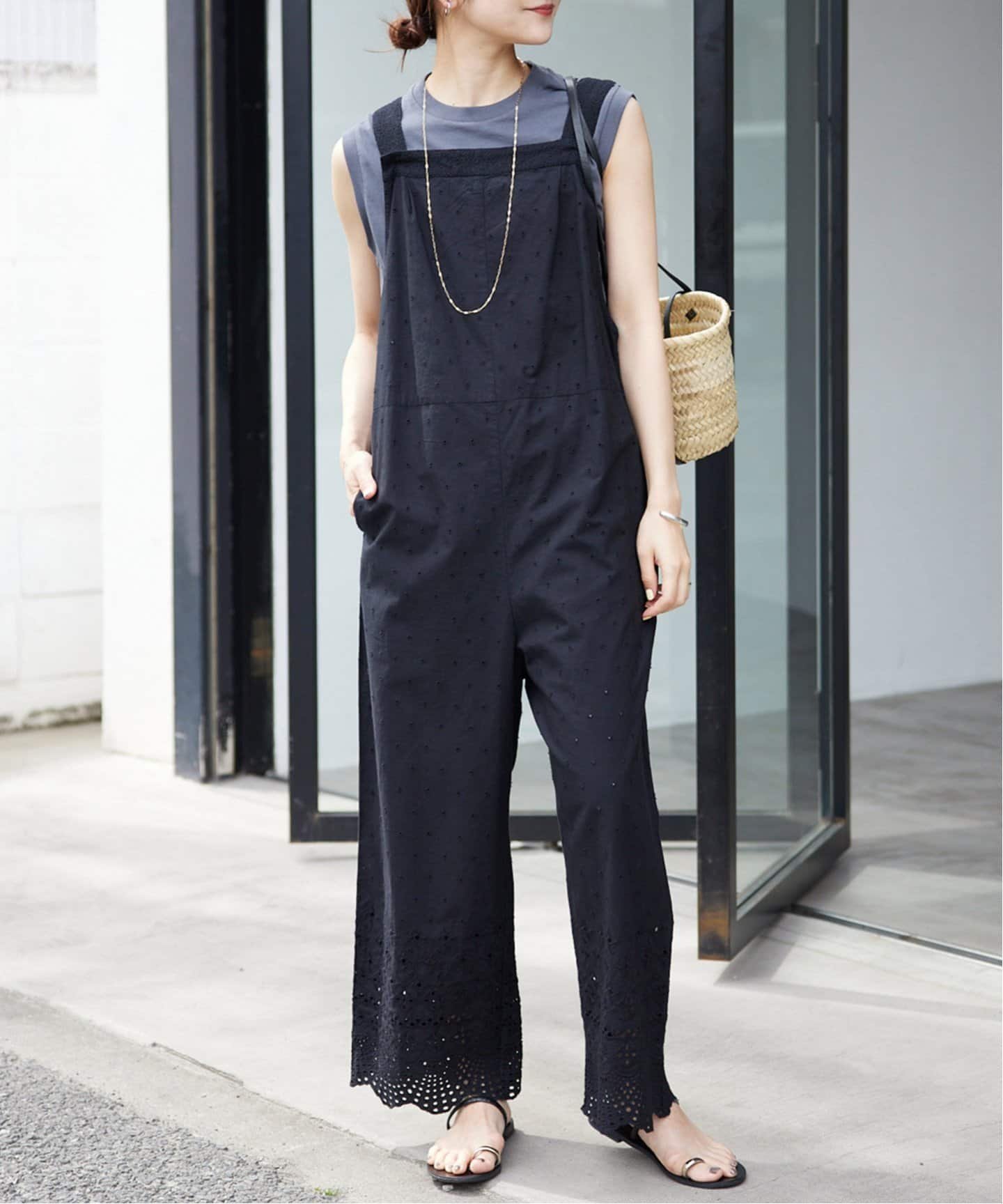 SLOBE IENA 《WEB限定/追加2予約》エンブロイダリーオーバーオール スローブ イエナ オールインワン・オーバーオール オーバーオール・サロペット ブラック【送料無料】のサムネイル