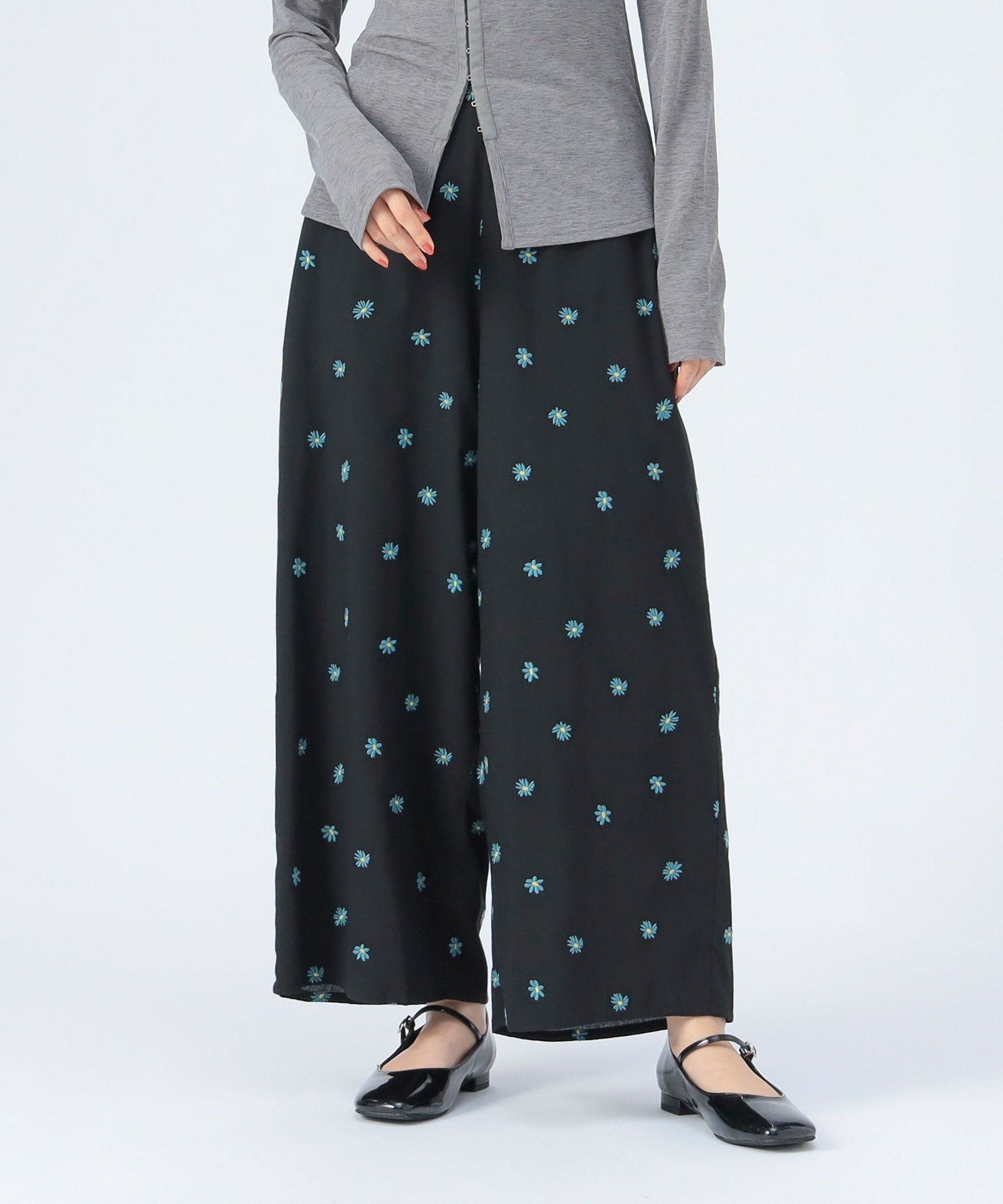 【SALE／50%OFF】BEAMS HEART WOMEN マーガレット 刺繍 パンツ ビームス ハート パンツ その他のパンツ ブラック ブルー
