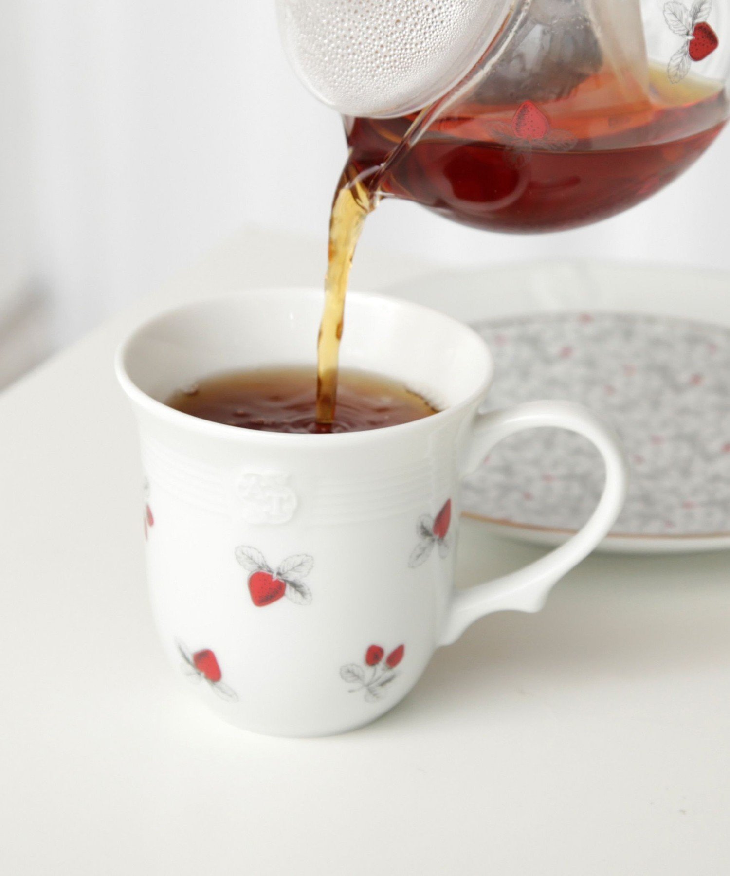 Afternoon Tea LIVING ストロベリーマグカップ/パラレル アフタヌーンティー・リビング 食器・調理器具・キッチン用品 その他の食器・調理器具・キッチン用品 ホワイト stylife-12897705 Rakuten Fashion サンプル画像2