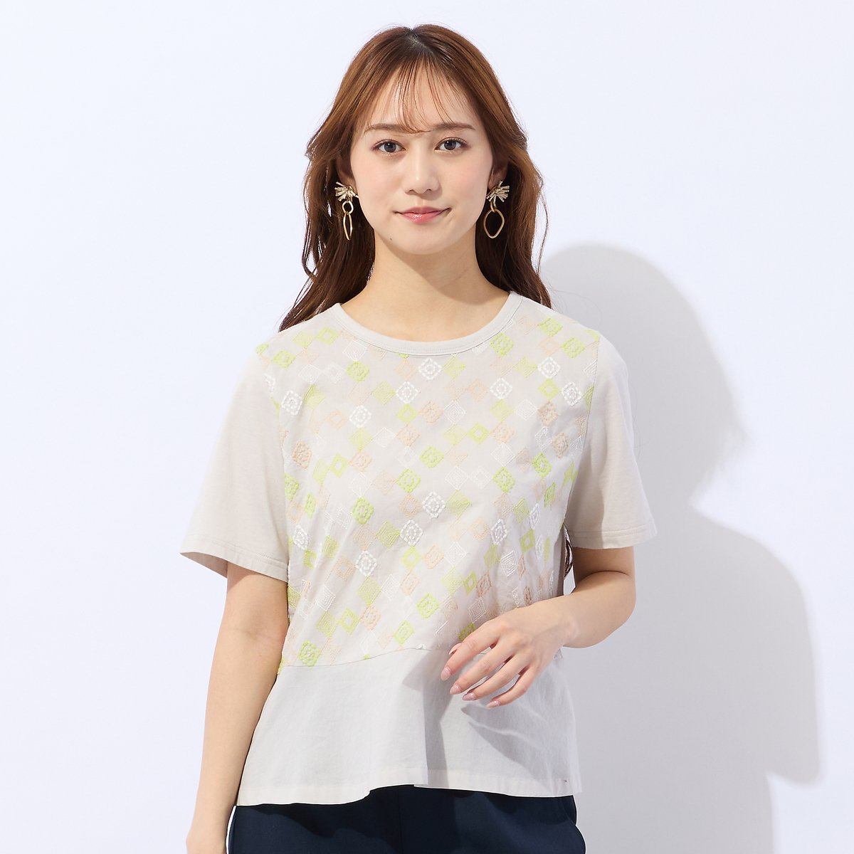 Liliane Burty Eclat 【洗える】ローンワッシャー刺繍Tシャツ リリアンビューティ エクラ トップス カットソー・Tシャツ カーキグリーン