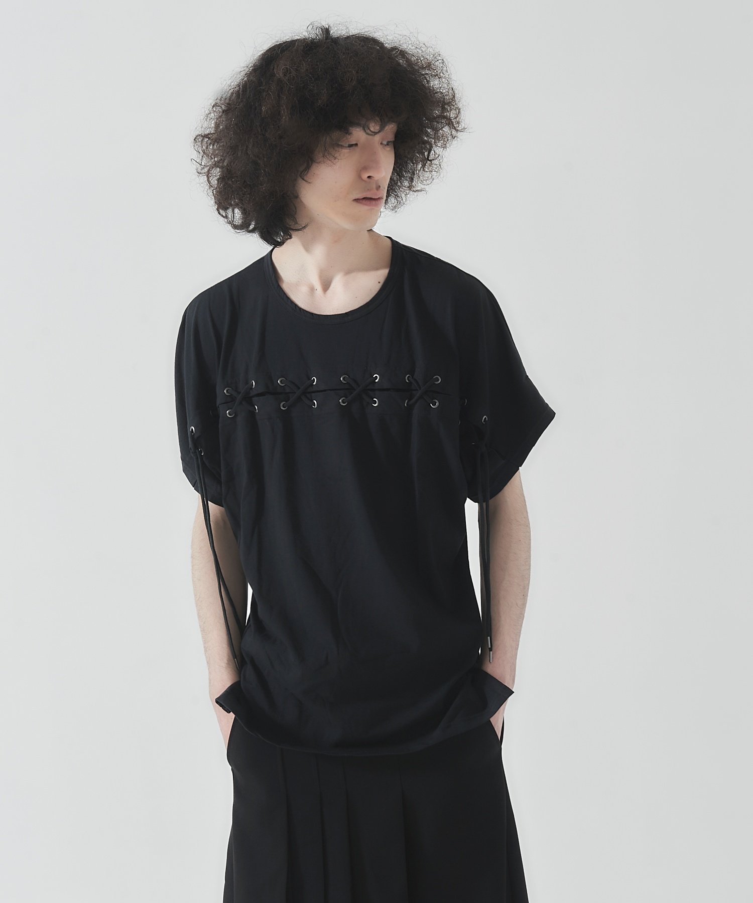 【SALE／10%OFF】GGD GGD/(M)フロントレースアップTシャツ エイチヴィシー トップス カットソー・Tシャツ ブラック ホワイト【送料無料】