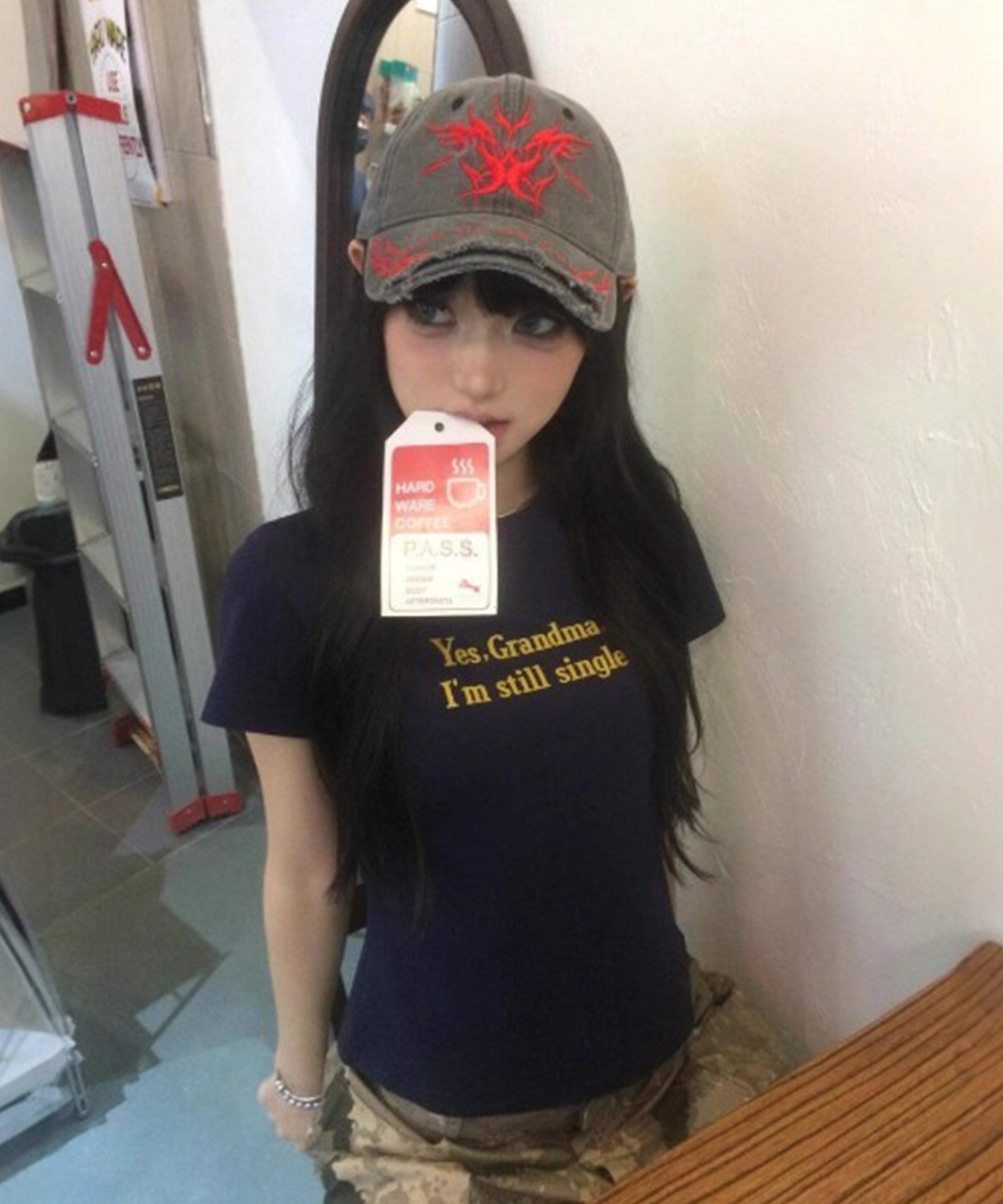 シンプル 英字ロゴ クルーネック ショート丈 プリント半袖Tシャツ メンズ レディース デバイス トップス カットソー・Tシャツ ネイビー