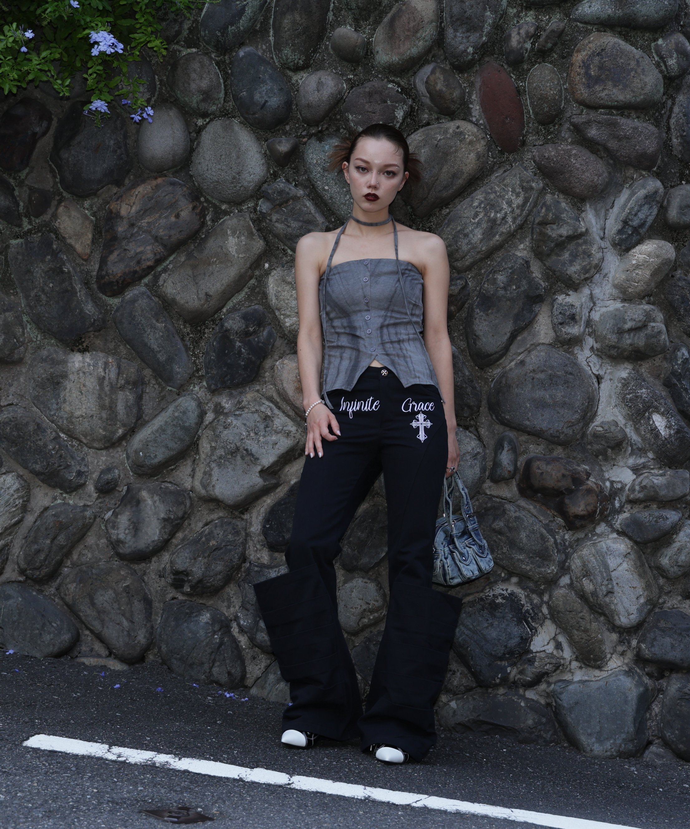 LHP MAVYTH/メヴィス/CROSS FLARE TUCK PANTS エルエイチピー パンツ その他のパンツ ブラック