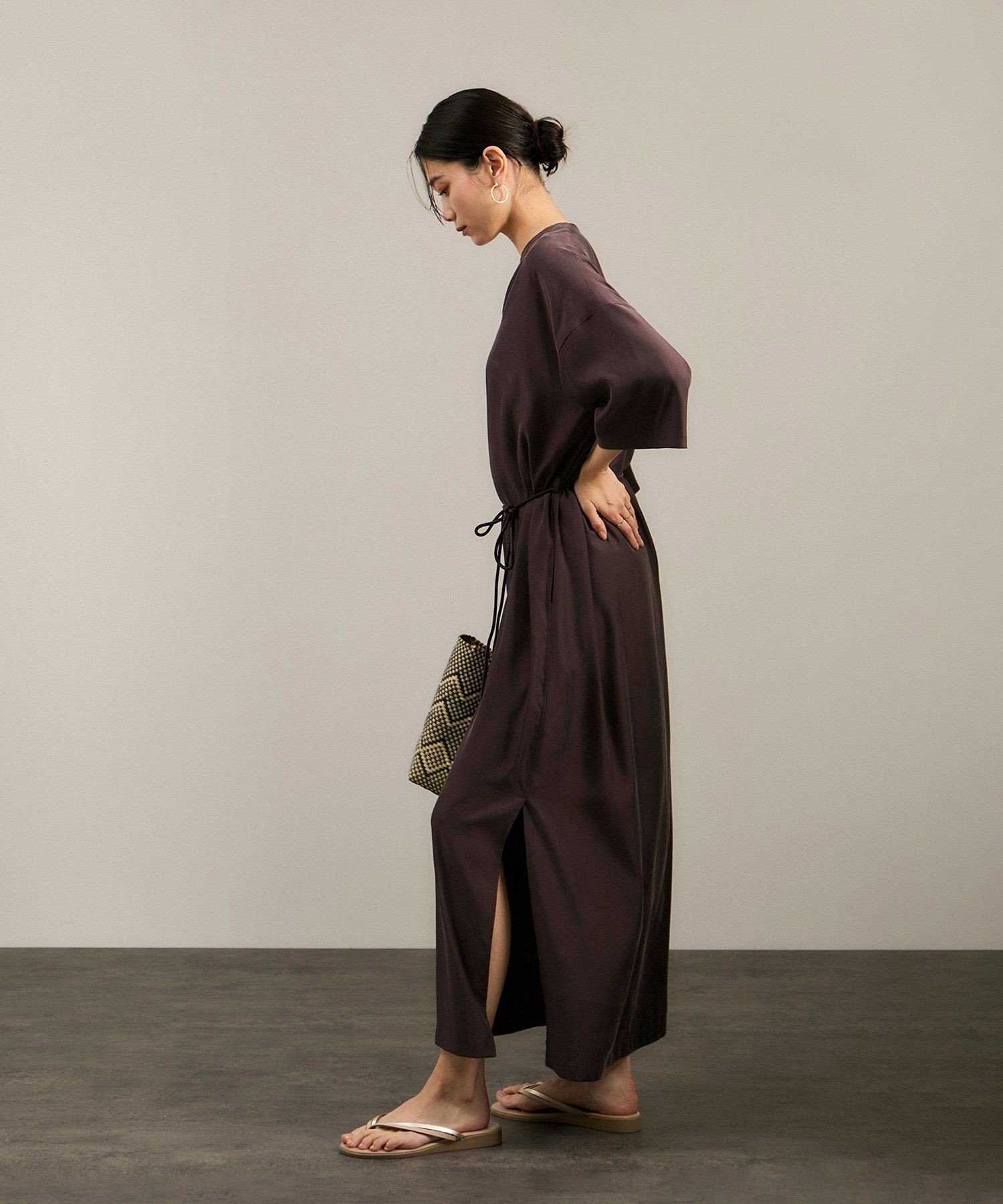 【SALE／60%OFF】SALON adam et rope' キュプラツイルVネックワンピース サロン アダム エ ロペ ワンピース・ドレス ワンピース ブラウン ベージュ【送料無料】