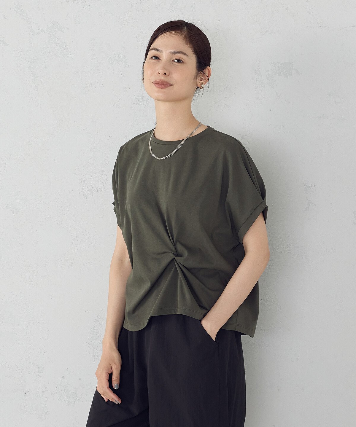 【接触冷感】ツイストタック Tシャツ コムサイズム トップス カットソー・Tシャツ ホワイト ブラック カーキグリーン