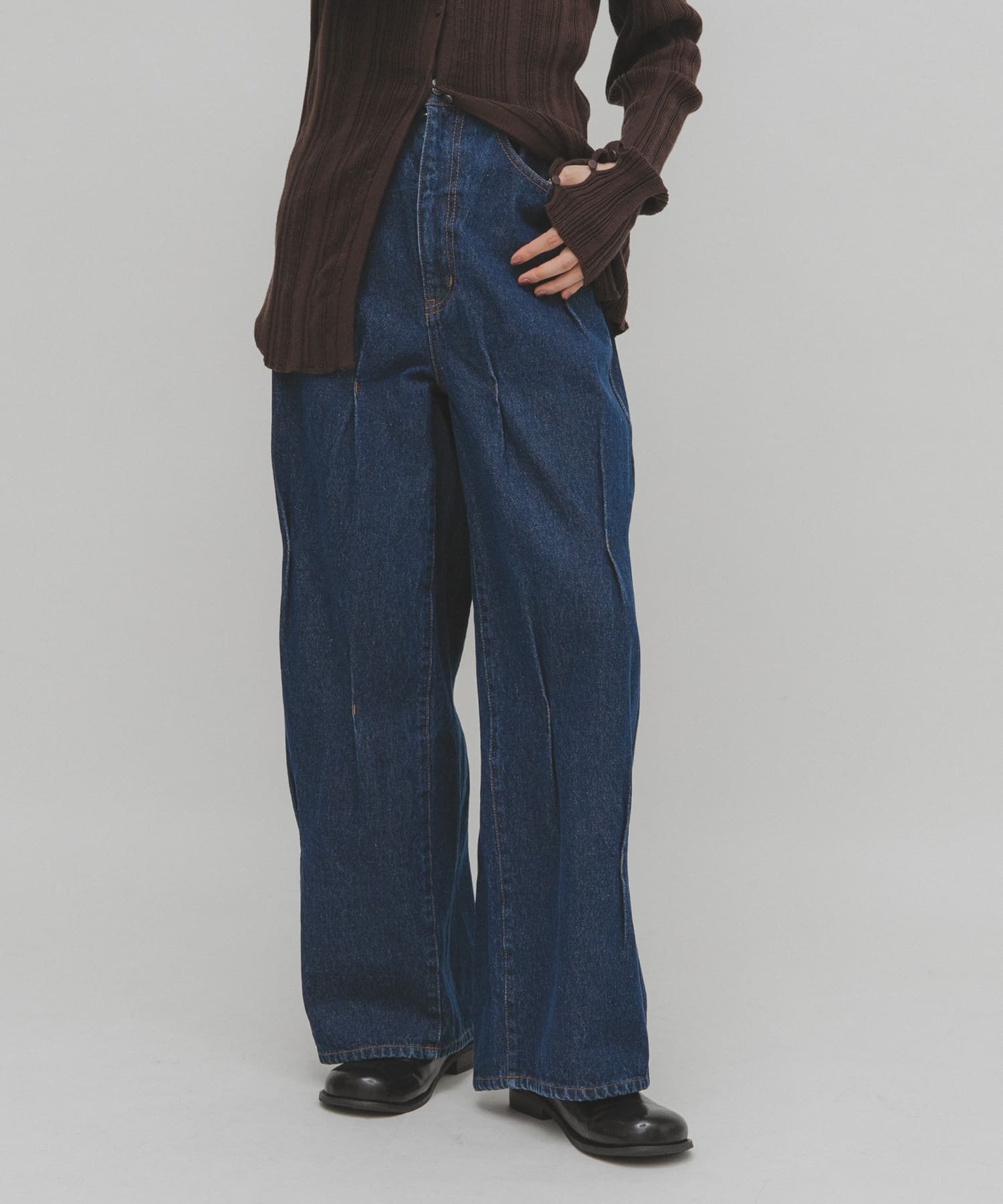 【SALE／10%OFF】KBF タックWIDEデニム ケービーエフ パンツ ジーンズ・デニムパンツ ブルー【送料無料】のサムネイル