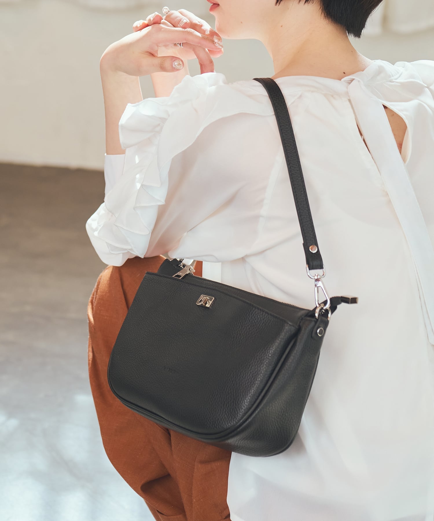 RIPANI 【RIPANI】フロントポケット2WAYバッグ インターショシュール バッグ ハンドバッグ ベージュ ブルー【送料無料】