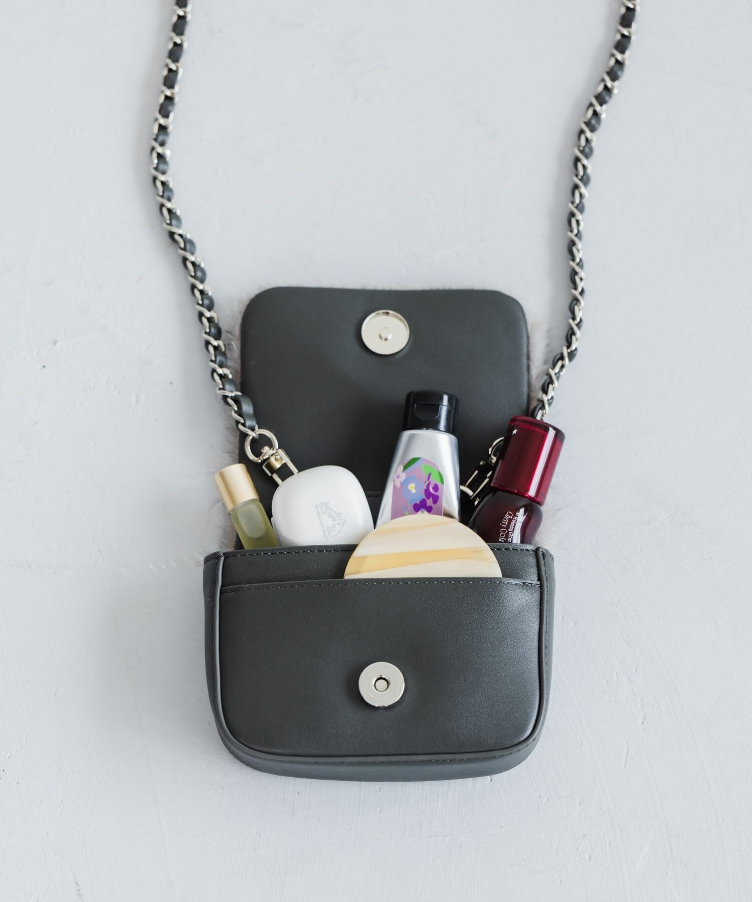 mysty woman 【LE VERNIS】Wallet Bag ミスティウーマン バッグ ボディバッグ・ウエストポーチ グレー