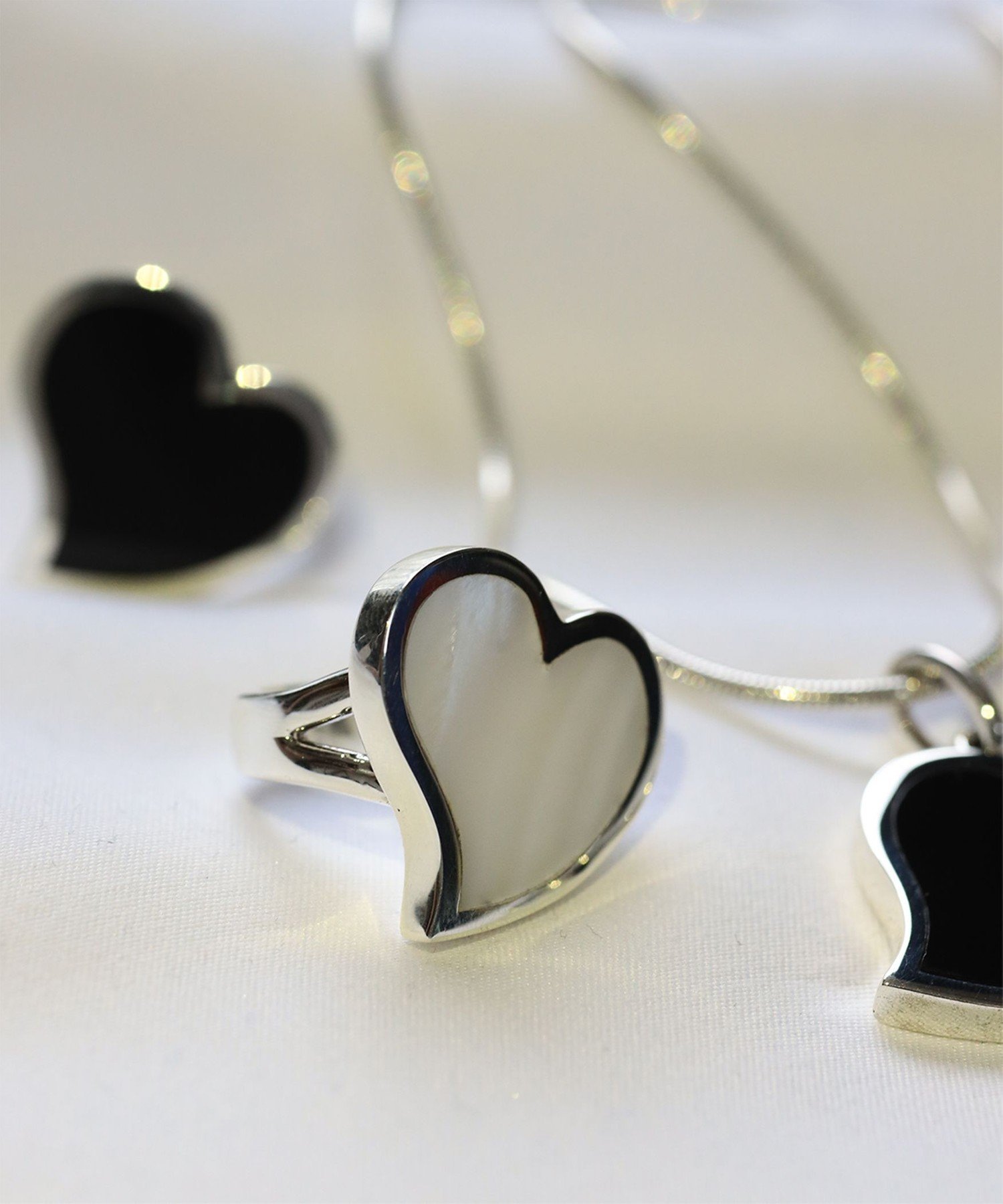 【SALE／30%OFF】Ray BEAMS XOLO JEWELRY / 別注 Big Heart Ring ビームス ウイメン アクセサリー・腕時計 その他のアクセサリー・腕時計 ホワイト ブラック【送料無料】