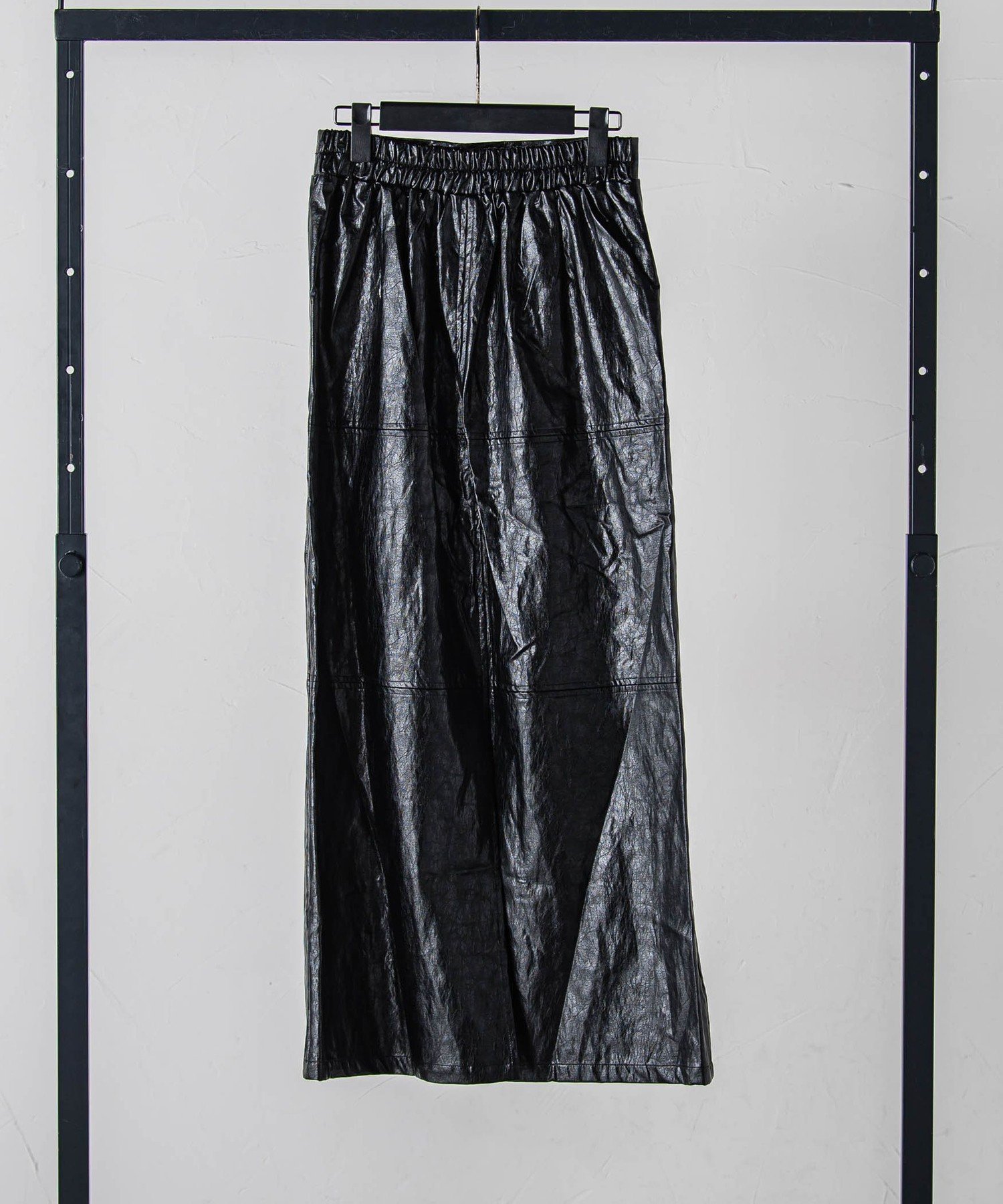 【SALE／50%OFF】LAUTREAMONT 【WEB&一部店舗限定】ナロースカート≪合成皮革≫ ロートレアモン スカート その他のスカート ベージュ ブラック【送料無料】 stylife-14878711 Rakuten Fashion サンプル画像3