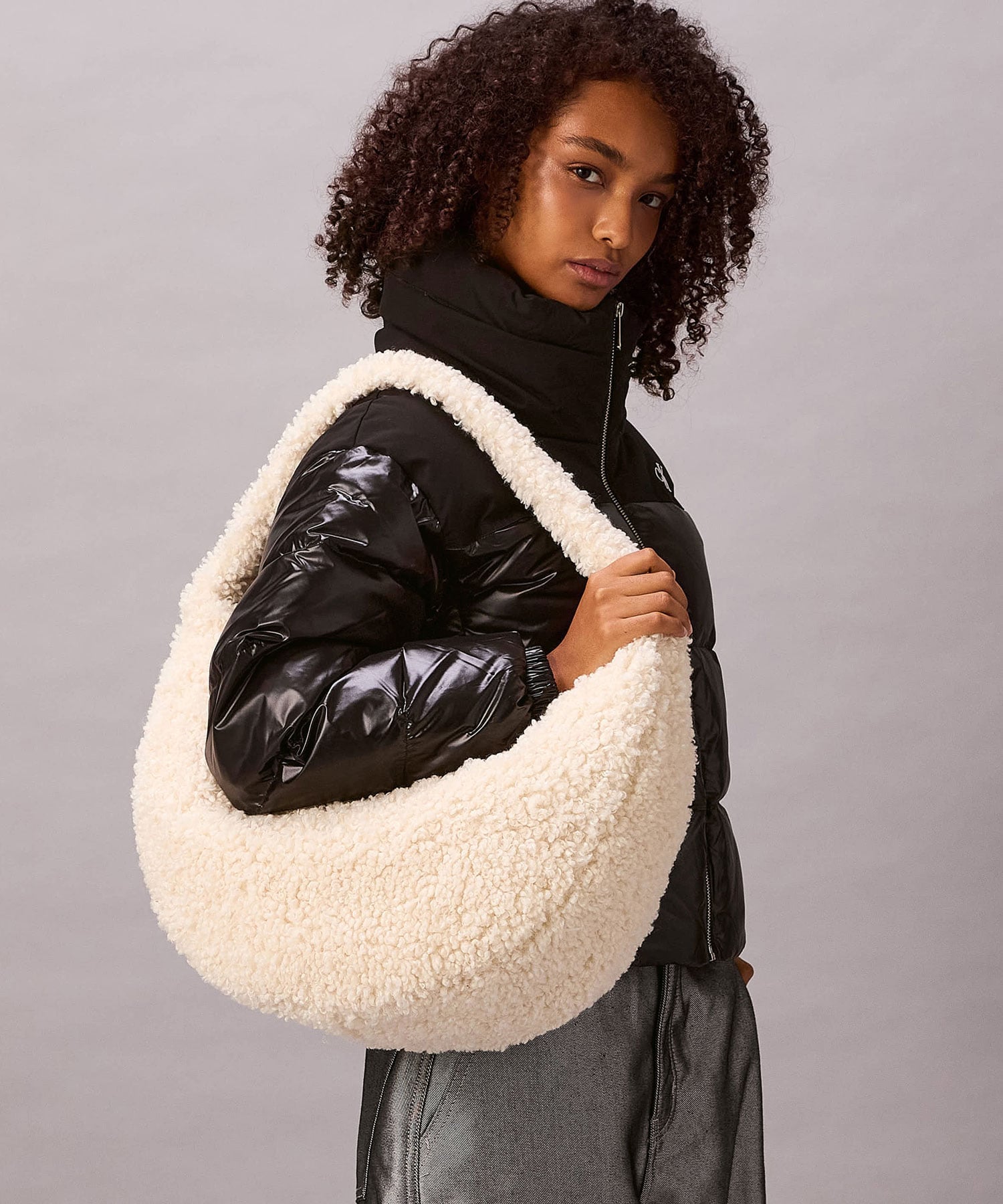 Calvin Klein Jeans Accessory (W)【公式ショップ】 カルバンクライン バッグ - CKボアジップショルダーバッグ Calvin Klein Jeans Accessory 4F3143G カルバン・クライン バッグ トートバッグ ホワイト【送料無料】