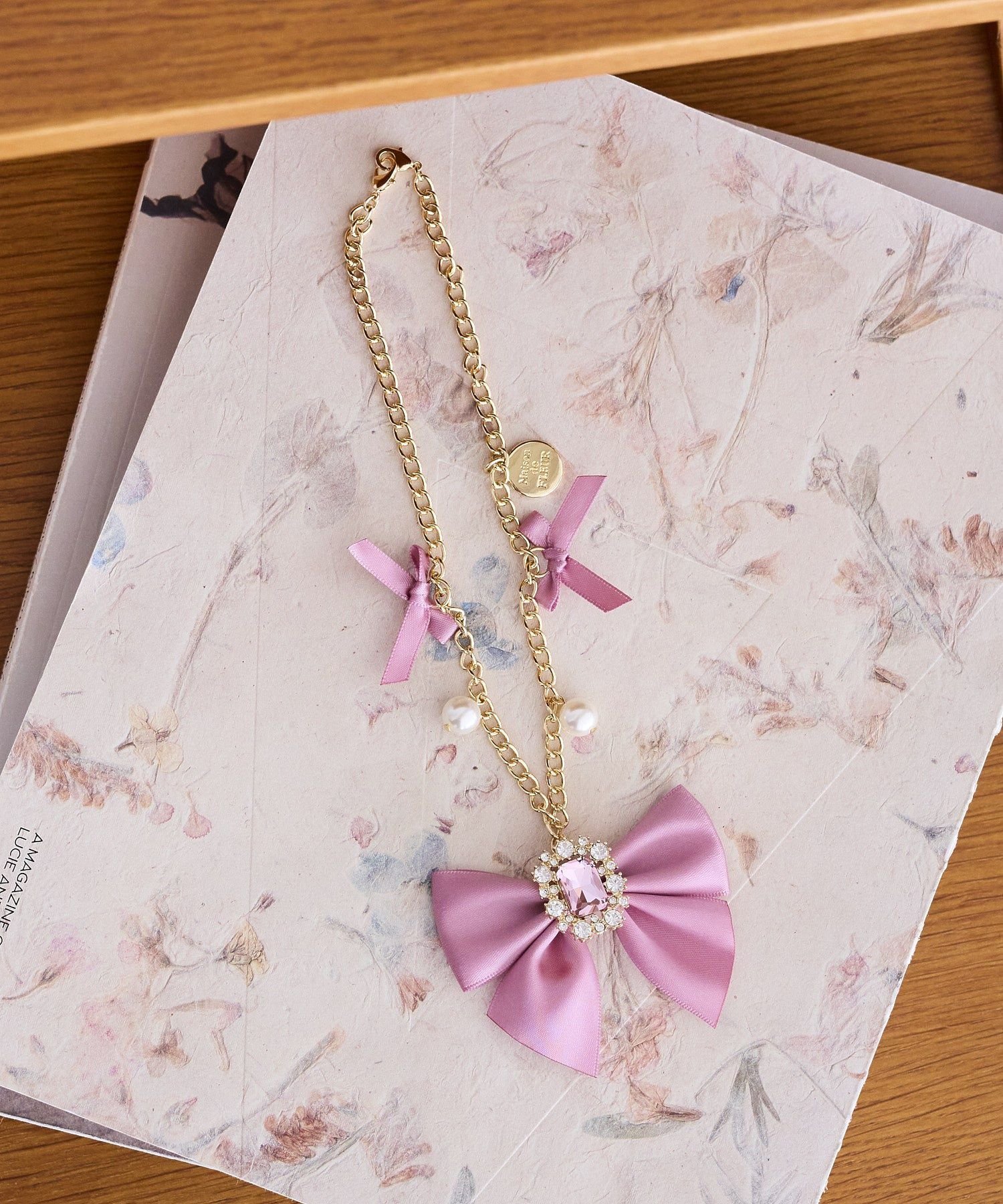 Maison de FLEUR ビジューリボンパールバッグチャーム メゾン ド フルール アクセサリー・腕時計 その他のアクセサリー・腕時計 ピンク ブラック
