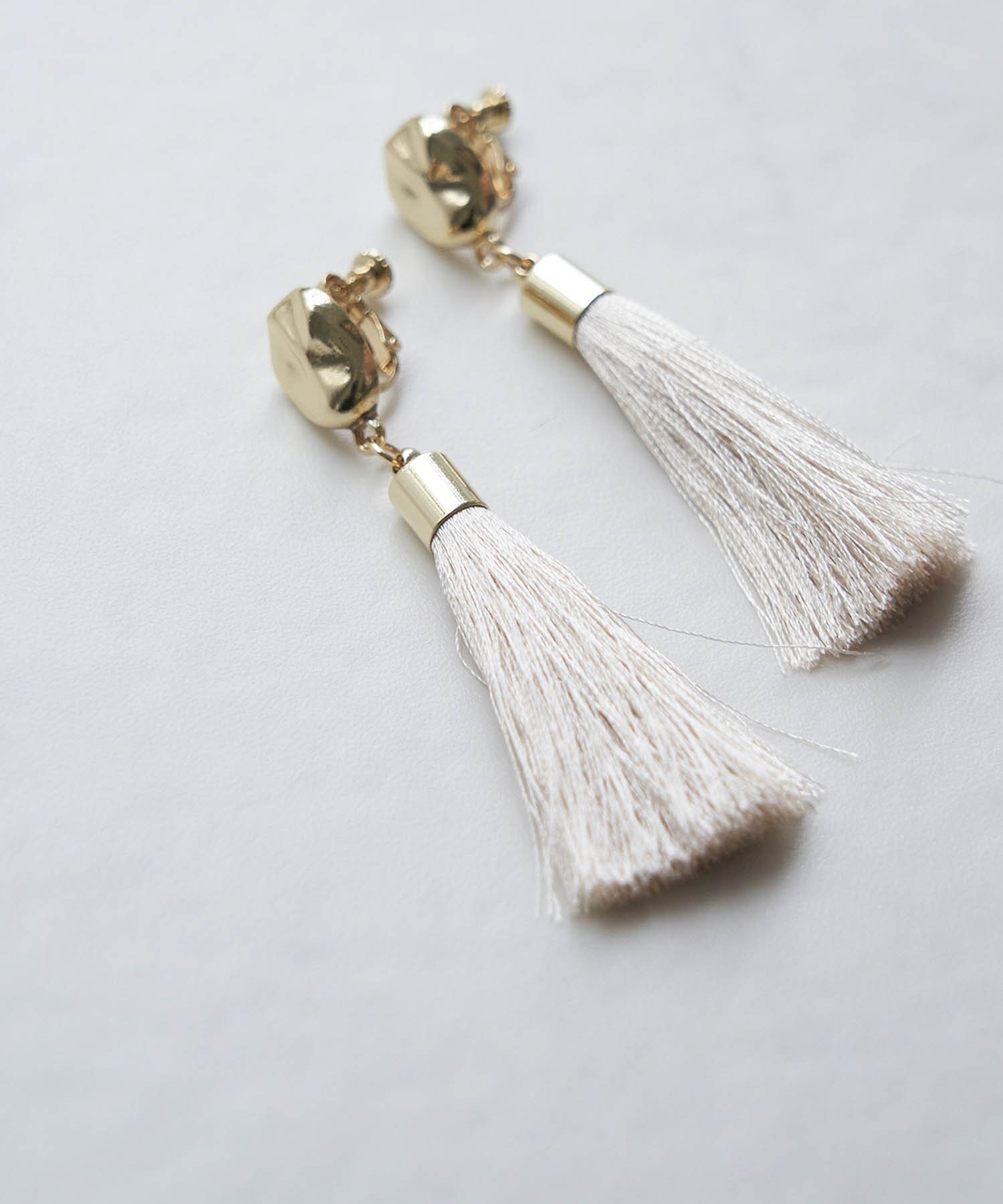 【SALE／60%OFF】ROPE' PICNIC PASSAGE カラーミックスタッセルイヤリング ロペピクニック アクセサリー・腕時計 イヤリング・イヤーカフ ブラウン ホワイト