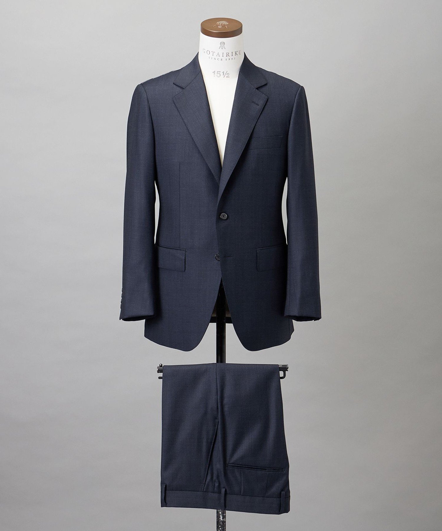 GOTAIRIKU 【Loro Piana Fabric】365 通年スーツ(ネイビー×格子) ゴタイリク スーツ・フォーマル セットアップスーツ ネイビー【送...