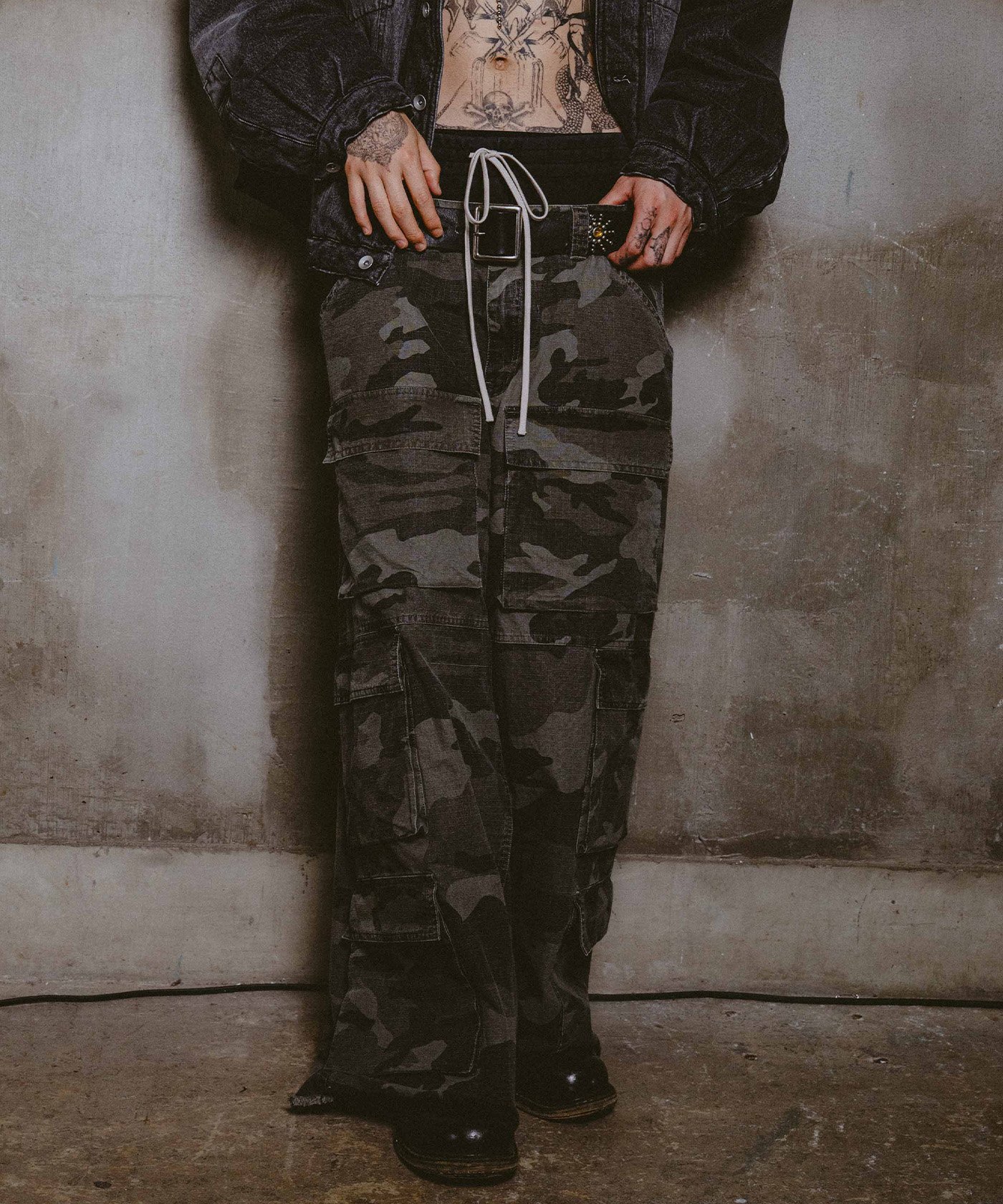ROYAL FLASH FR(13)NDS/フレンズ/DOUBLE WAIST CARGO PANTS ロイヤルフラッシュ パンツ その他のパンツ ブラック