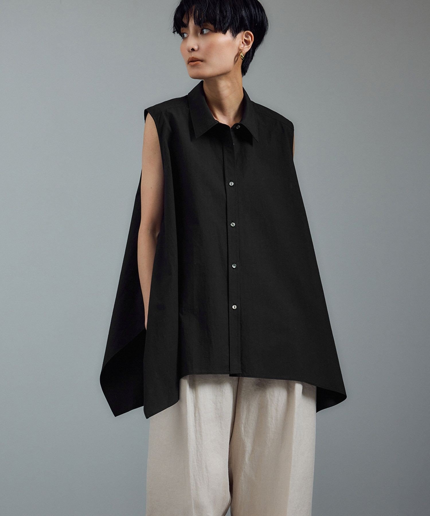 【SALE／50%OFF】SALON adam et rope' 近江晒タイプライターノースリーブシャツ サロン アダム エ ロペ トップス シャツ・ブラウス ブラック グレー ホワイト【送料無料】 2