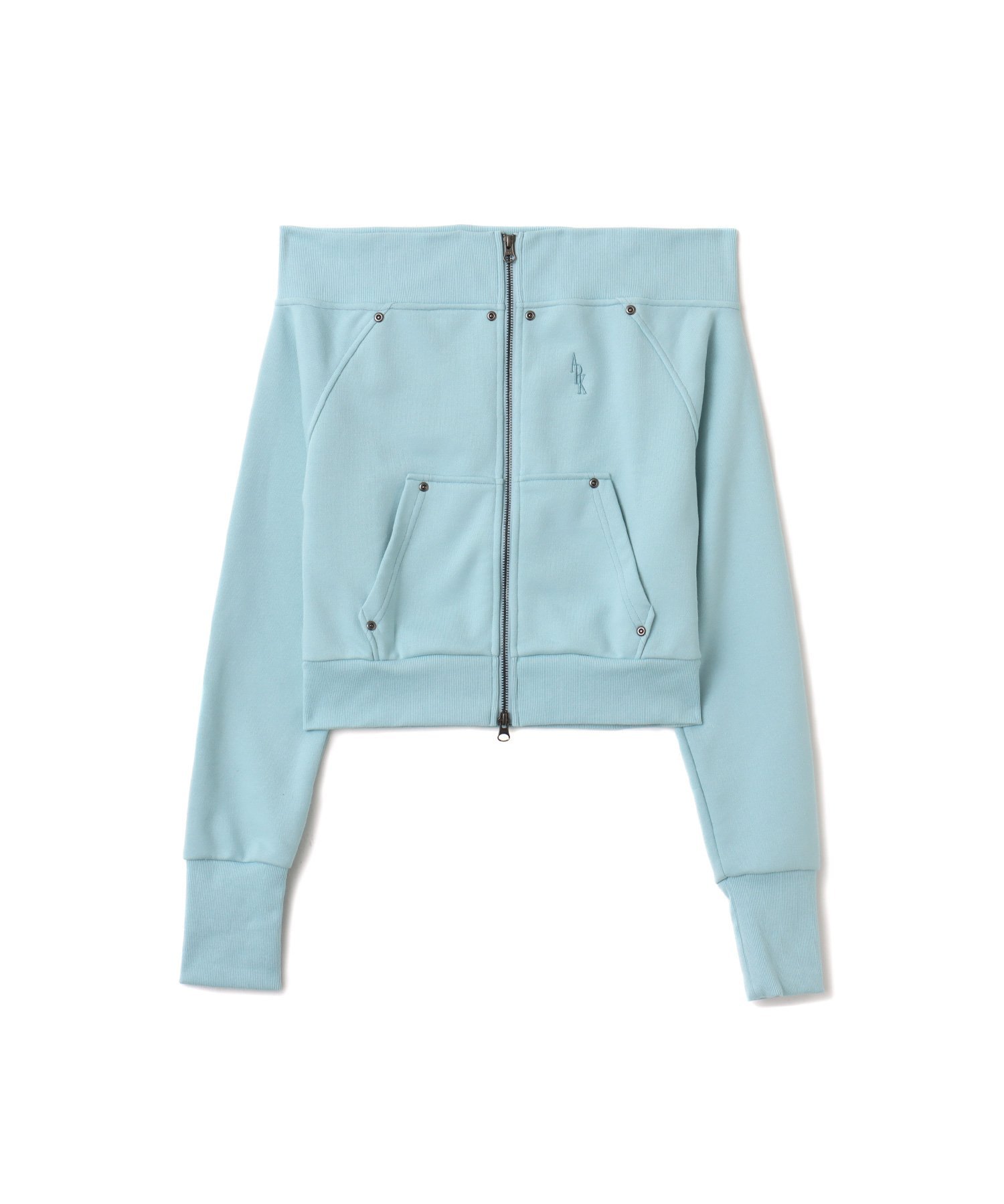 atmos（アトモス）atmos pink Off-shoulder Sweat Zip-up BLUE程よい肉感の裏毛素材を使用したオフショルダースウェットトップス。襟元がリブ編みで伸縮性があるためオフショルダーでも着やすいデザインです。胸元にはatmospinkロゴのワンポイント刺繍を施しており、フロントにはポイントになるようZIPUPで開閉できるようにしております。モデル身長163cm【素材】本体:ポリエステル65%綿35%/リブ部分:ポリエステル62%綿33%ポリウレタン5%【原産国】中国サイズ(cm)着丈身幅天幅袖丈FREE49454665※表記は実寸になります。実寸は若干誤差が生じる場合があります。予めご了承下さい。型番：apasp-sw002-blu-blu-f SA7971【採寸】商品のサイズについて【商品詳細】サイズ：FREE※画面上と実物では多少色具合が異なって見える場合もございます。ご了承ください。商品のカラーについてatmos（アトモス）atmos pink Off-shoulder Sweat Zip-up BLUE程よい肉感の裏毛素材を使用したオフショルダースウェットトップス。襟元がリブ編みで伸縮性があるためオフショルダーでも着やすいデザインです。胸元にはatmospinkロゴのワンポイント刺繍を施しており、フロントにはポイントになるようZIPUPで開閉できるようにしております。モデル身長163cm【素材】本体:ポリエステル65%綿35%/リブ部分:ポリエステル62%綿33%ポリウレタン5%【原産国】中国サイズ(cm)着丈身幅天幅袖丈FREE49454665※表記は実寸になります。実寸は若干誤差が生じる場合があります。予めご了承下さい。型番：apasp-sw002-blu-blu-f SA7971【採寸】商品のサイズについて【商品詳細】サイズ：FREE※画面上と実物では多少色具合が異なって見える場合もございます。ご了承ください。商品のカラーについて