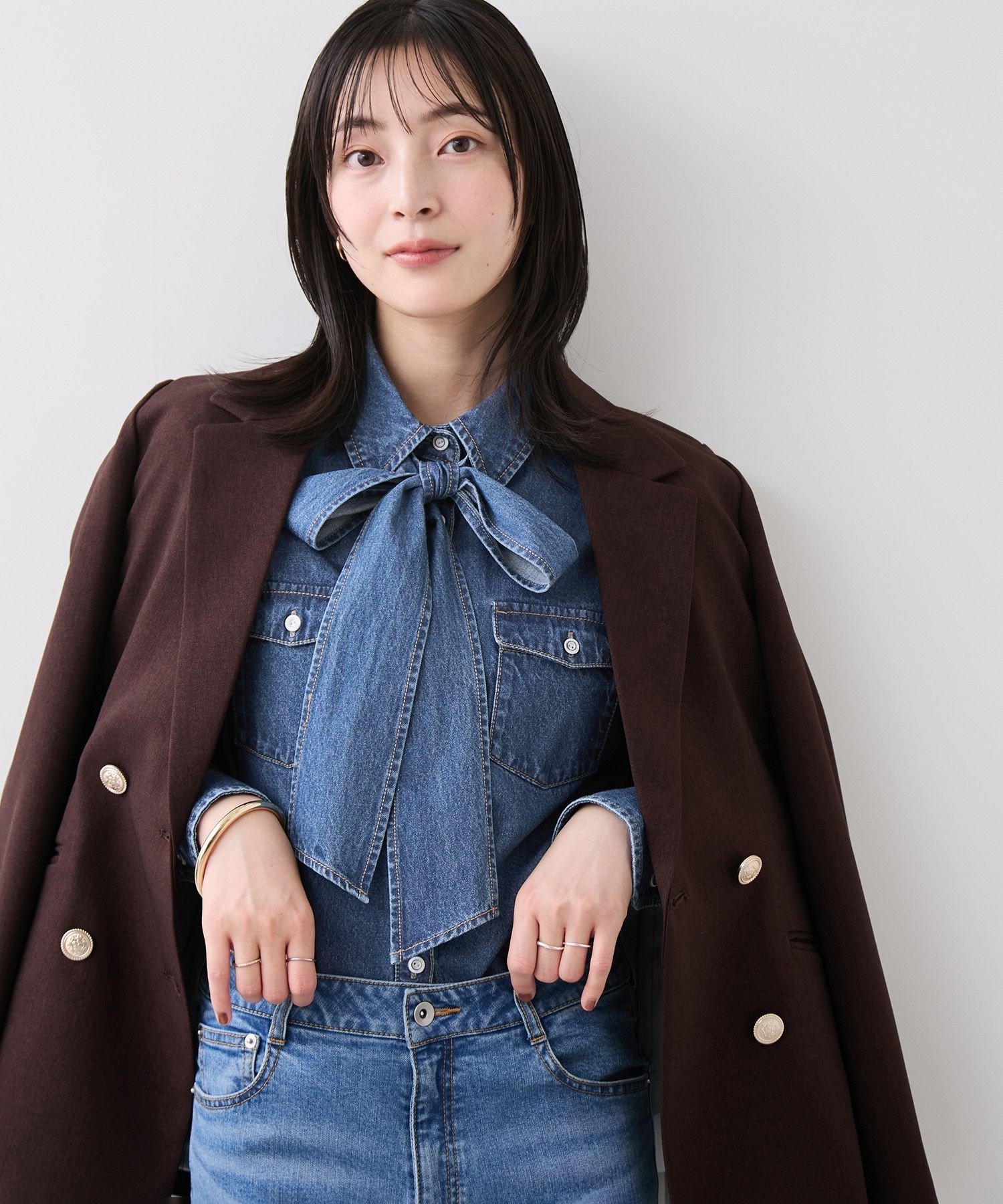 VIS リボン付きライトオンスデニムシャツ ビス トップス シャツ・ブラウス ブルー ピンク