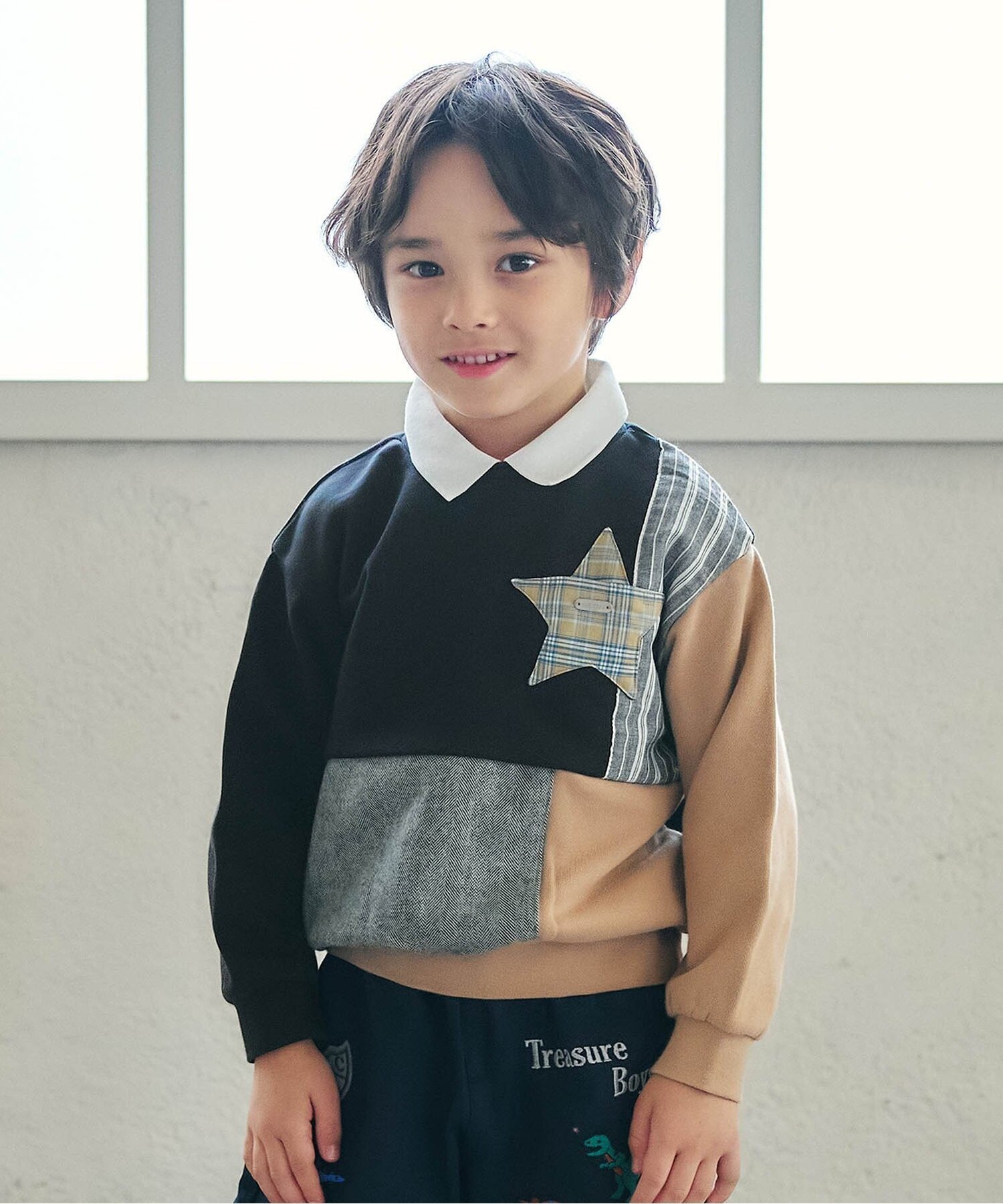 apres les cours 襟付きスターパッチトレーナー エフオーオンラインストア トップス スウェット・トレーナー ホワイト グレーのサムネイル