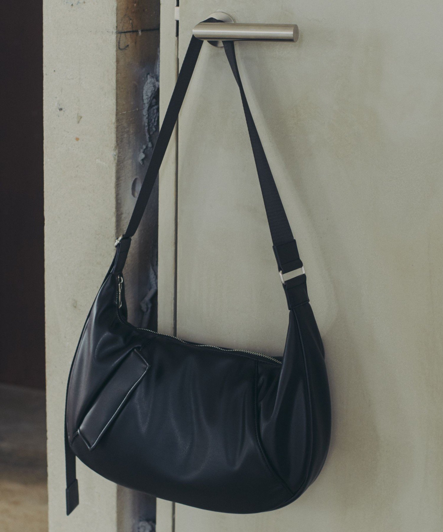 UNITED ARROWS green label relaxing 【WEB限定】＜COMERU＞CREST クレスト ショルダーバッグ ユナイテッドアローズ グリーンレーベルリラクシング バッグ ショルダーバッグ ブラック【送料無料】