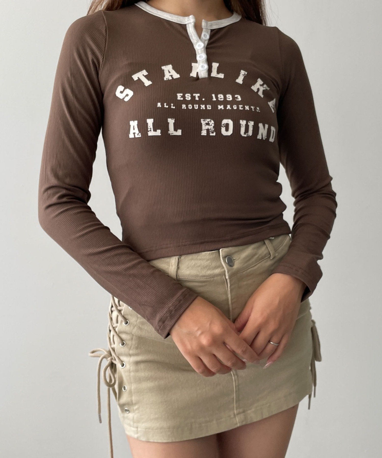 WEGO LADY'S ヘンリーVネックボタンリブロンT ウィゴー トップス カットソー・Tシャツ ホワイト ブラウン