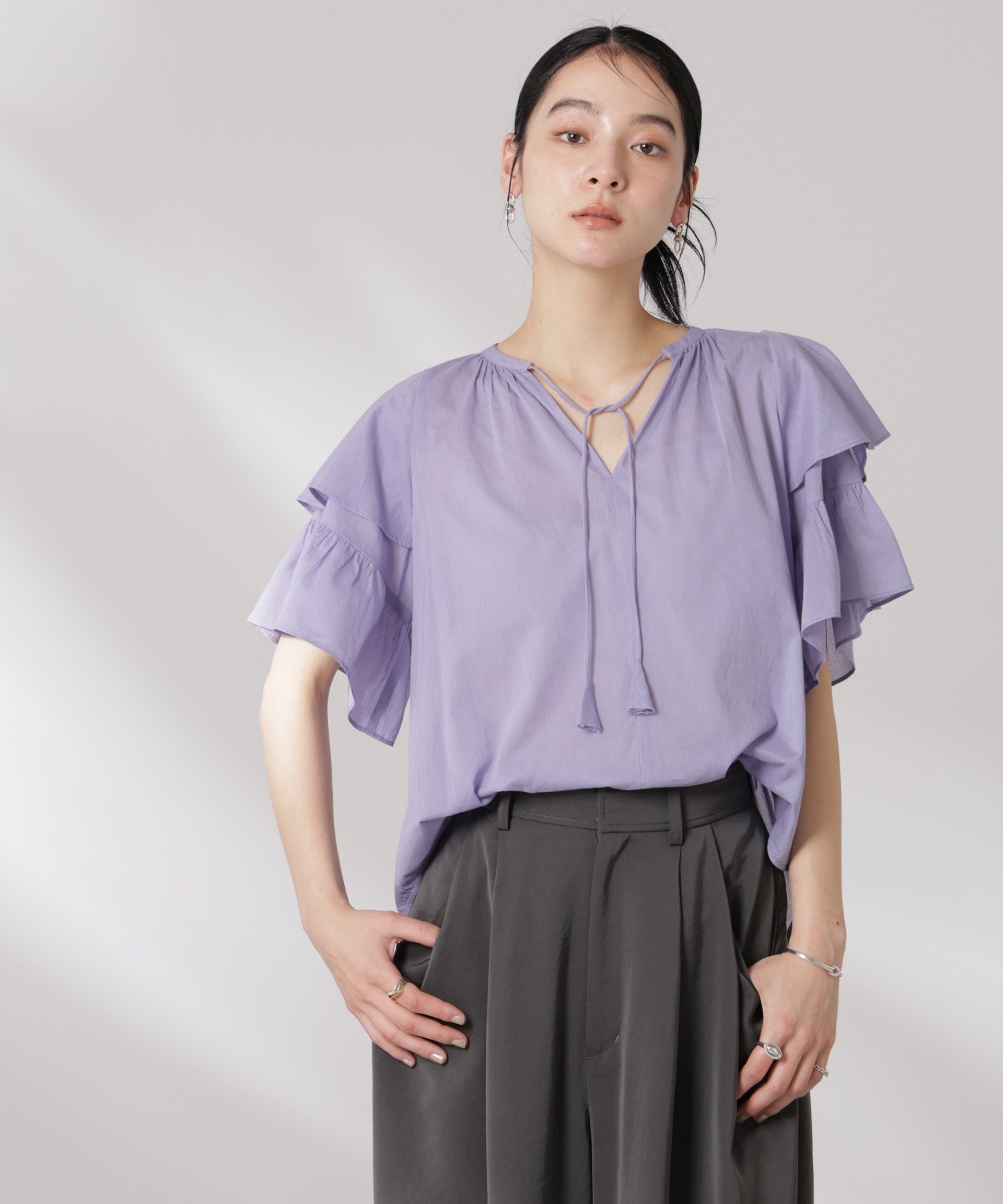【SALE／40%OFF】NANO universe made in india コットンフリルスリーブブラウス ナノユニバース トップス シャツ・ブラウス グレー パープル ネイビー【送料無料】 stylife-15091610 Rakuten Fashion サンプル画像3
