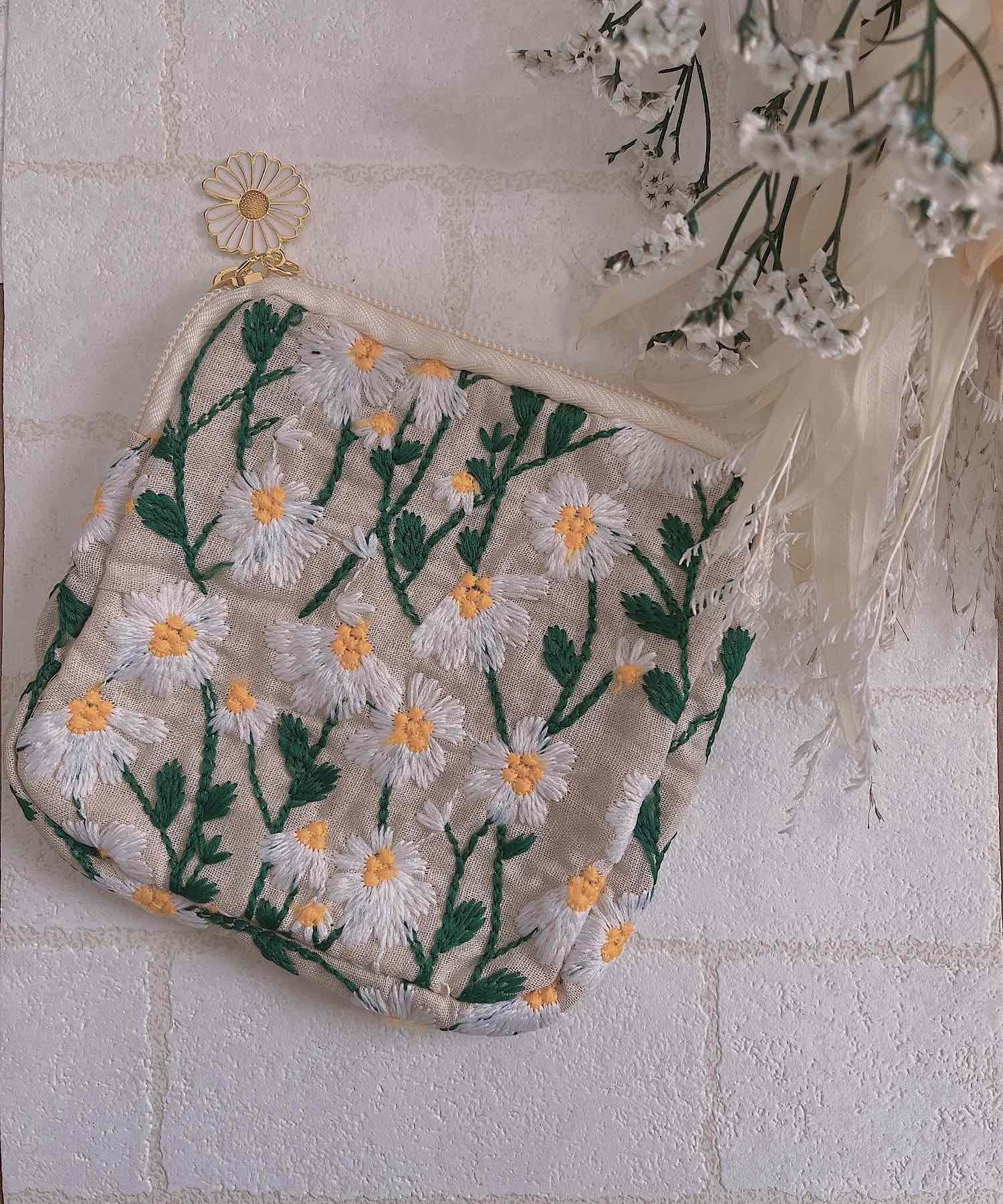 Mignonjour Mignonjour/(W)デイジー柄ミニポーチ ミニョントレフル ルームヨンマルサンセレクティッド 財布・ポーチ・ケース ポーチ ブラック ホワイト