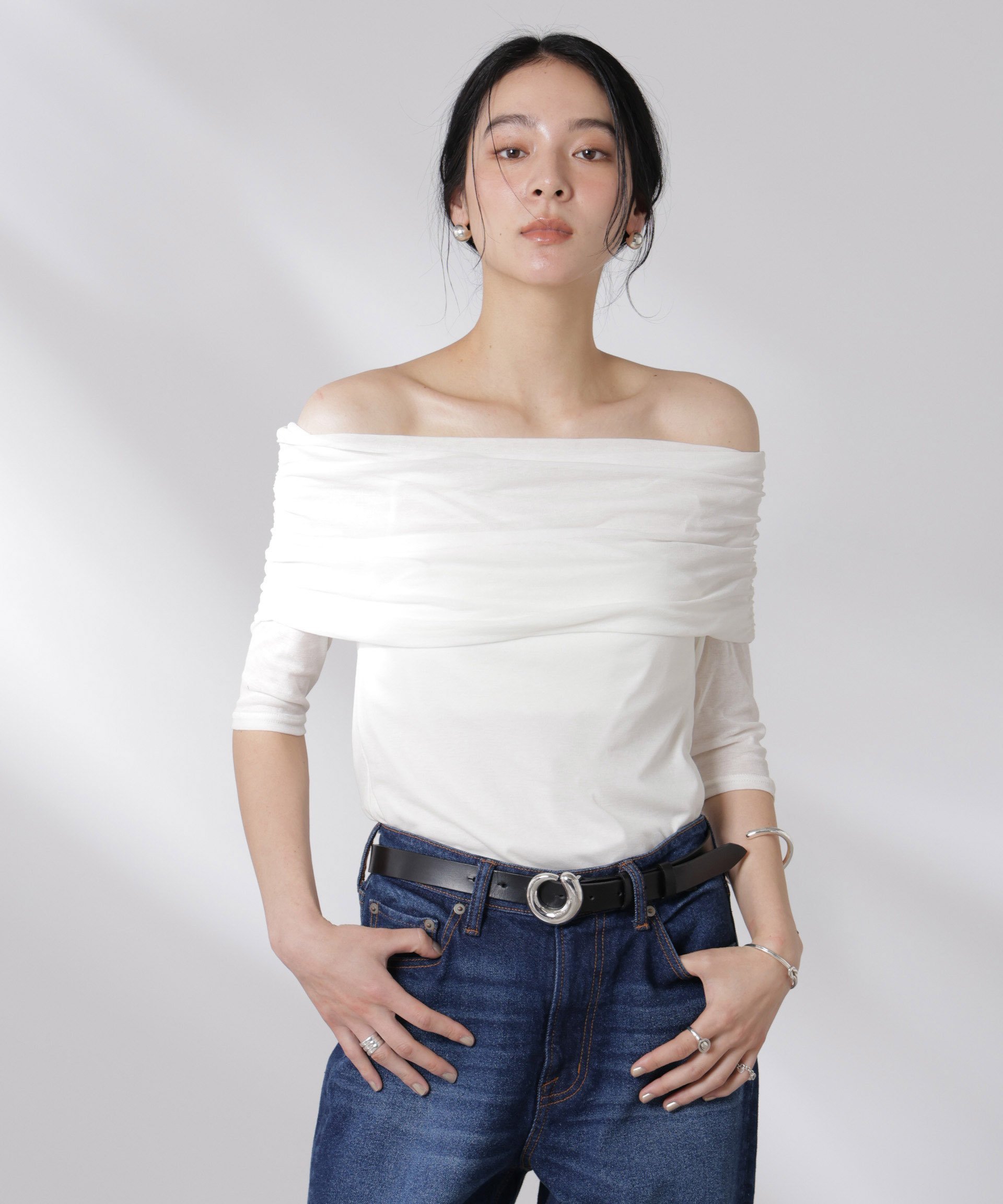 【SALE／55%OFF】NANO universe オフショルダーシアートップス ナノユニバース トップス カットソー・Tシャツ グレー ホワイト【送料無料】 stylife-15091673 Rakuten Fashion サンプル画像3