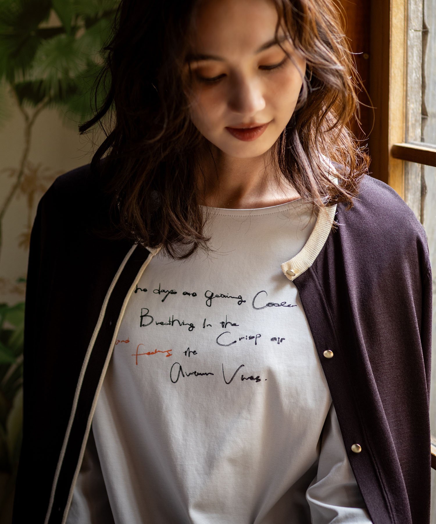 【藤井桜子さんコラボ】メッセージプリントプリント7分袖Tシャツ エーシーデザインバイアルファキュービック トップス カットソー・Tシャツ ネイビー